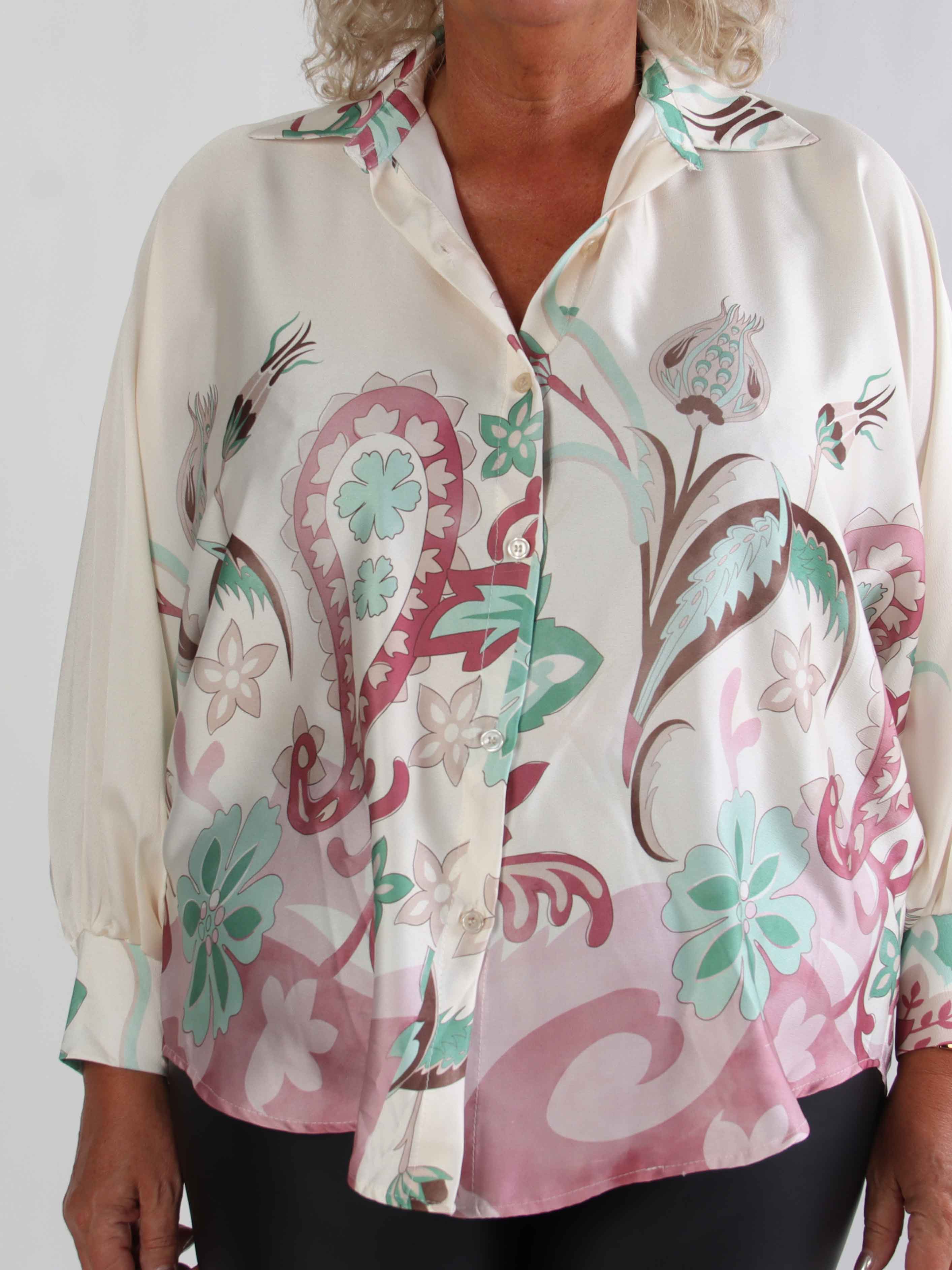 Feliciti Paisley - Mønstret plus size skjorte med flagermusærmer
