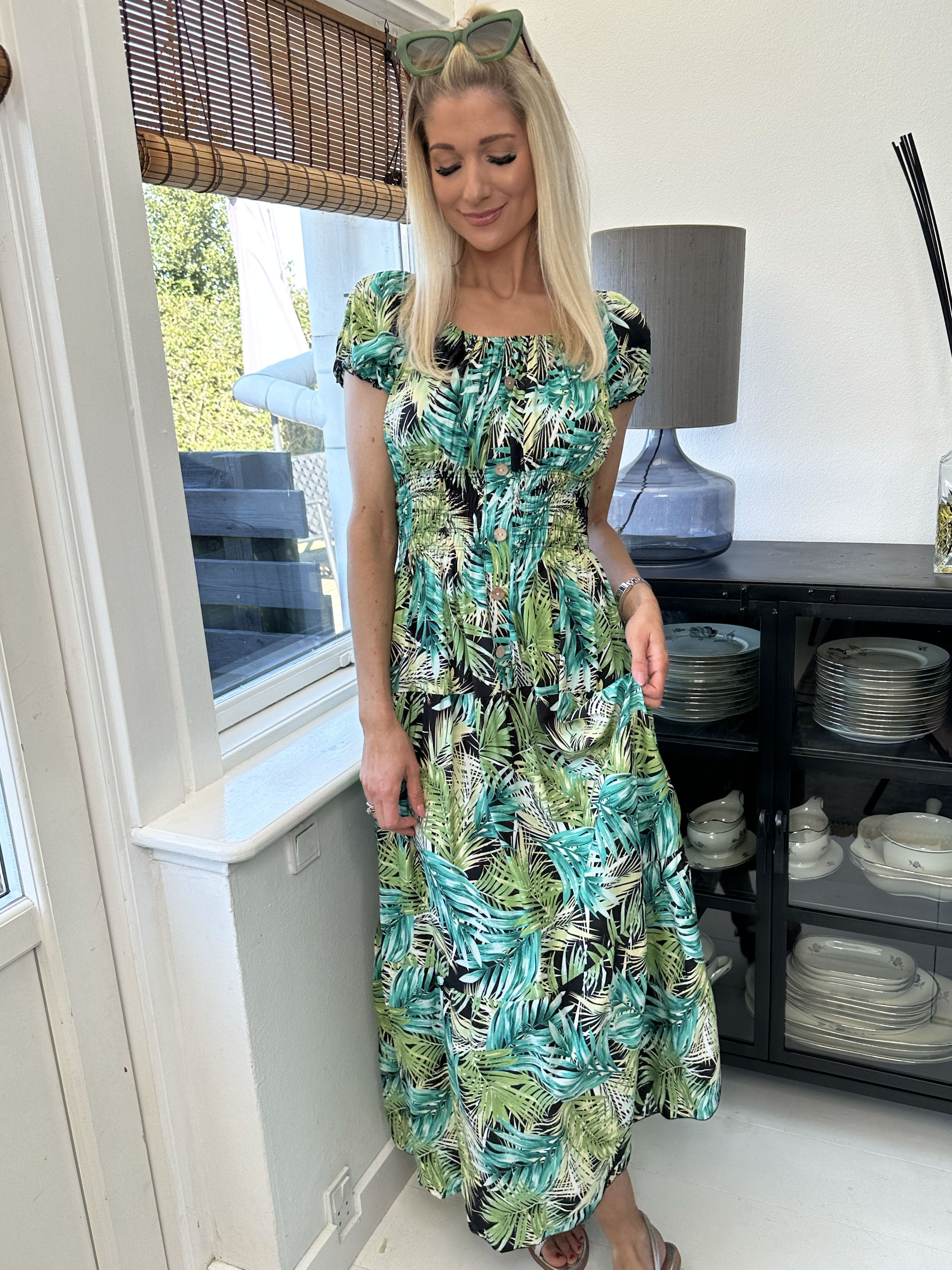 Finalia palm - Lang kjole med smock og palmemotiv