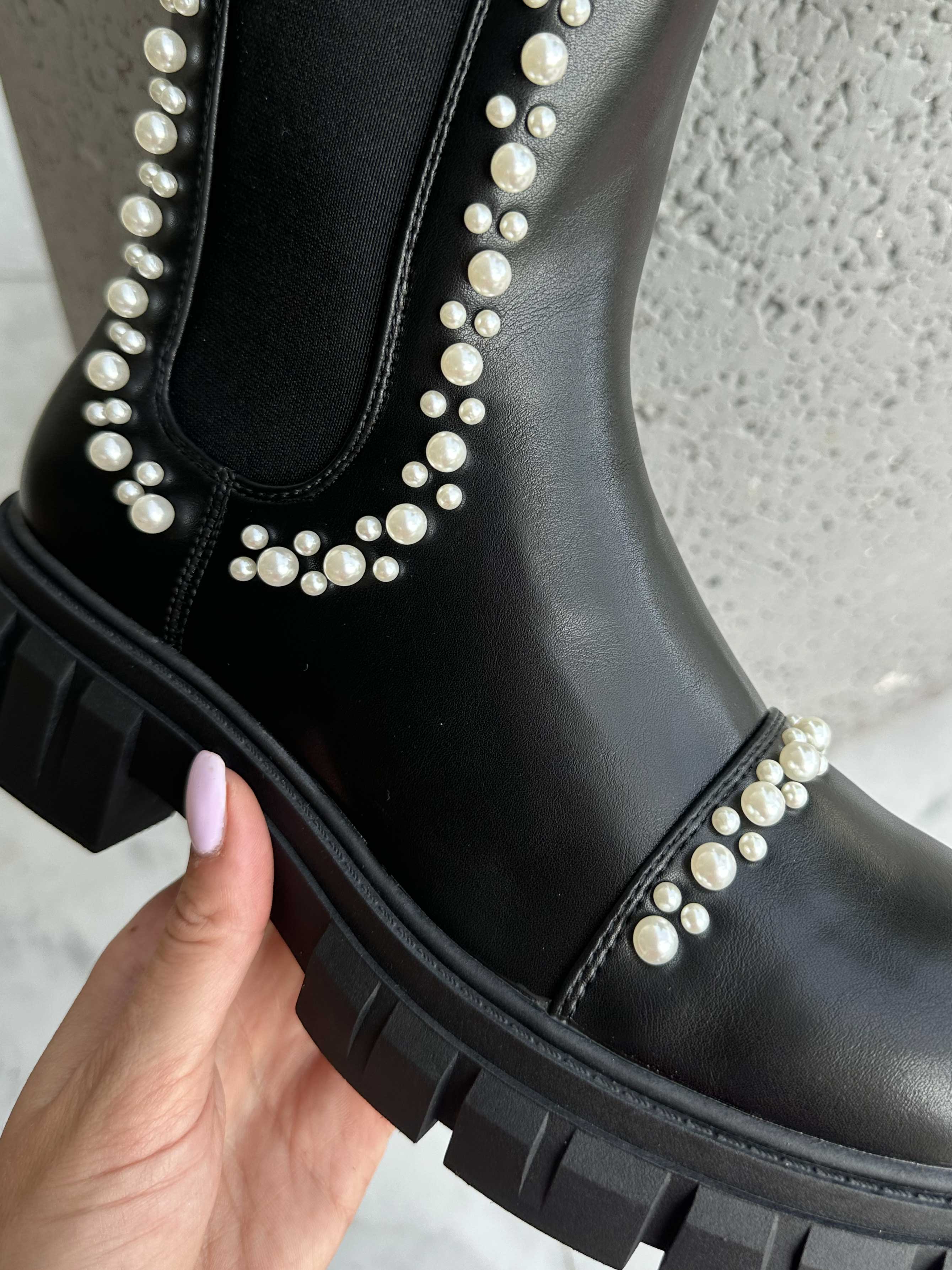 Flavia - Sorte støvler med perler