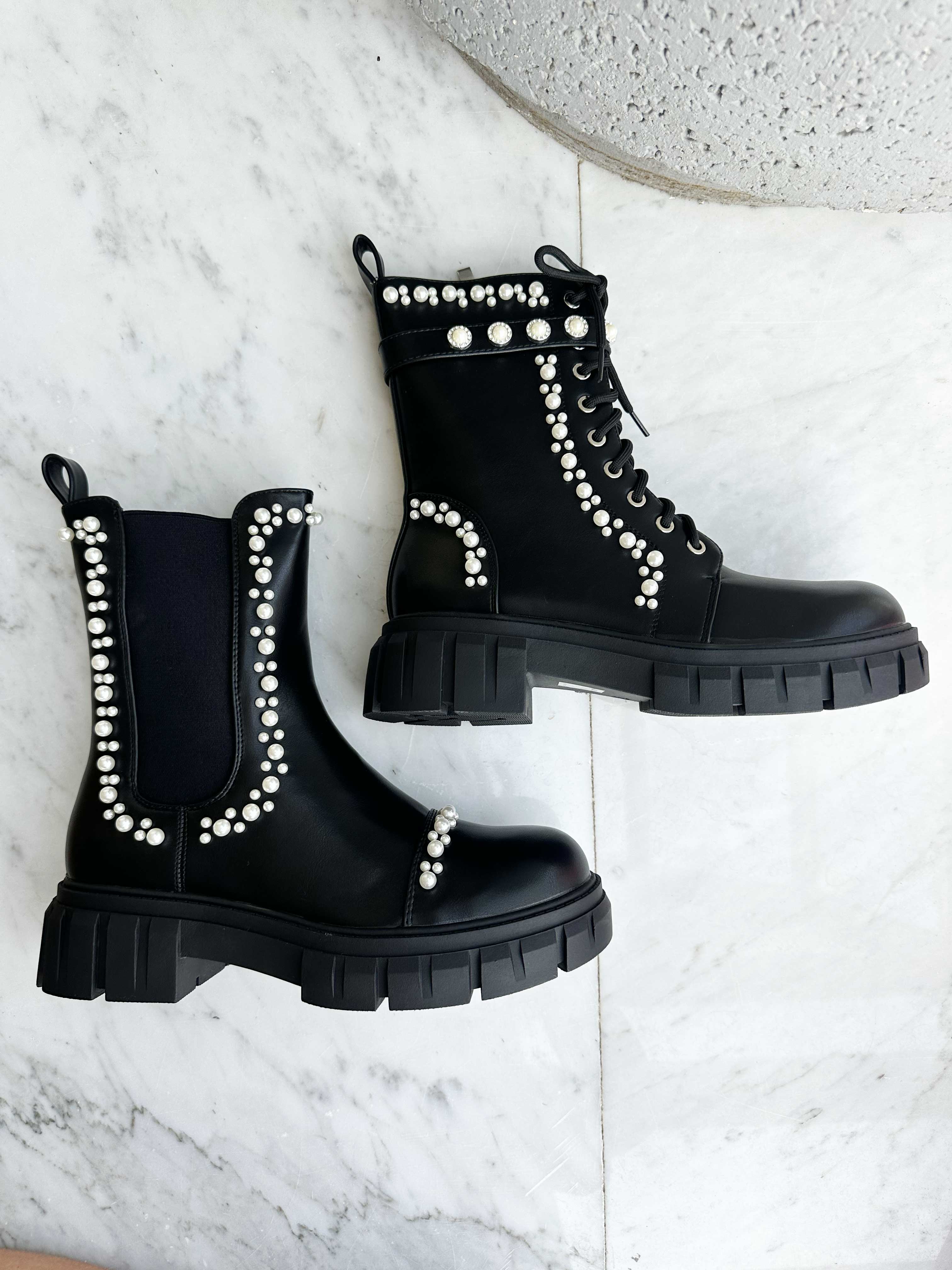 Flavia - Sorte støvler med perler