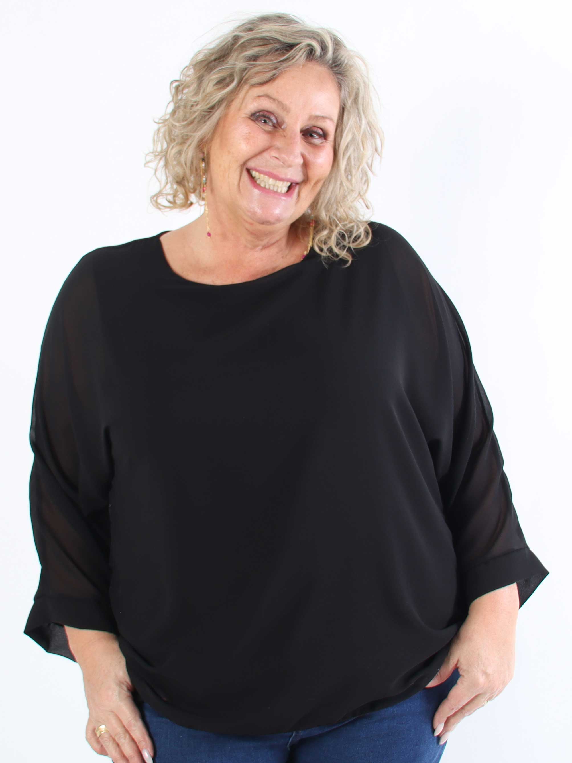 Flores - Plus size tunika med chiffonlag og semi-transparente ærmer