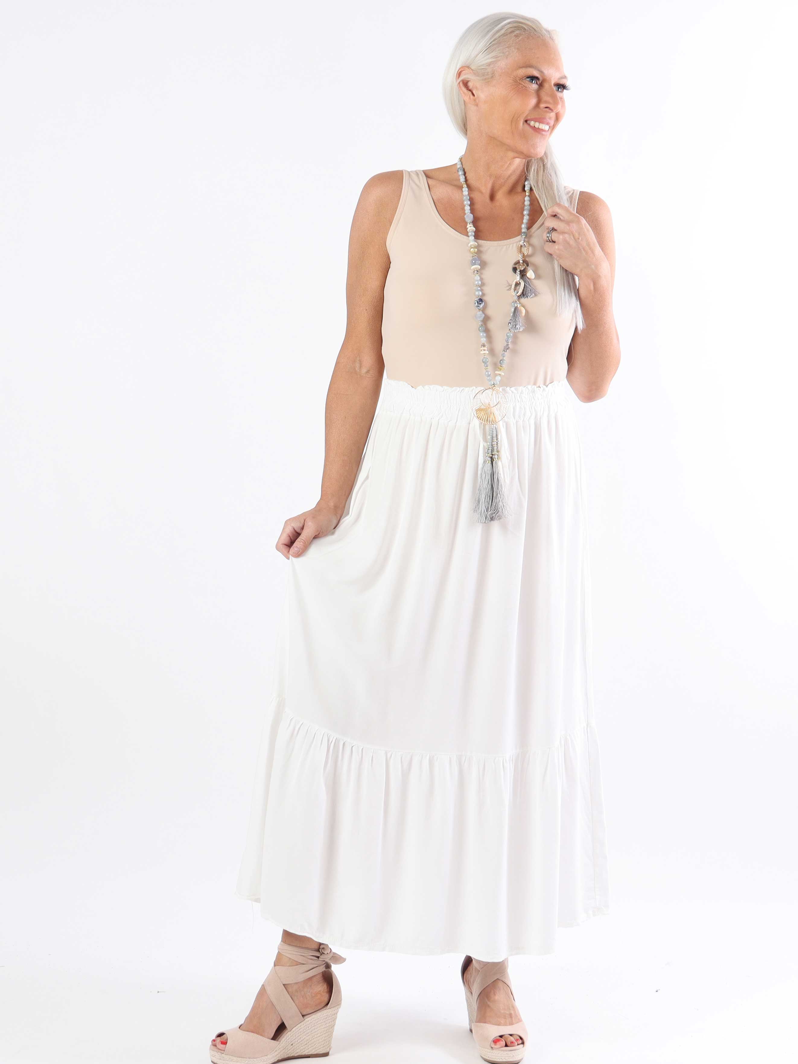 Florida - Sød plus size nederdel i viskose med flæsekant forneden