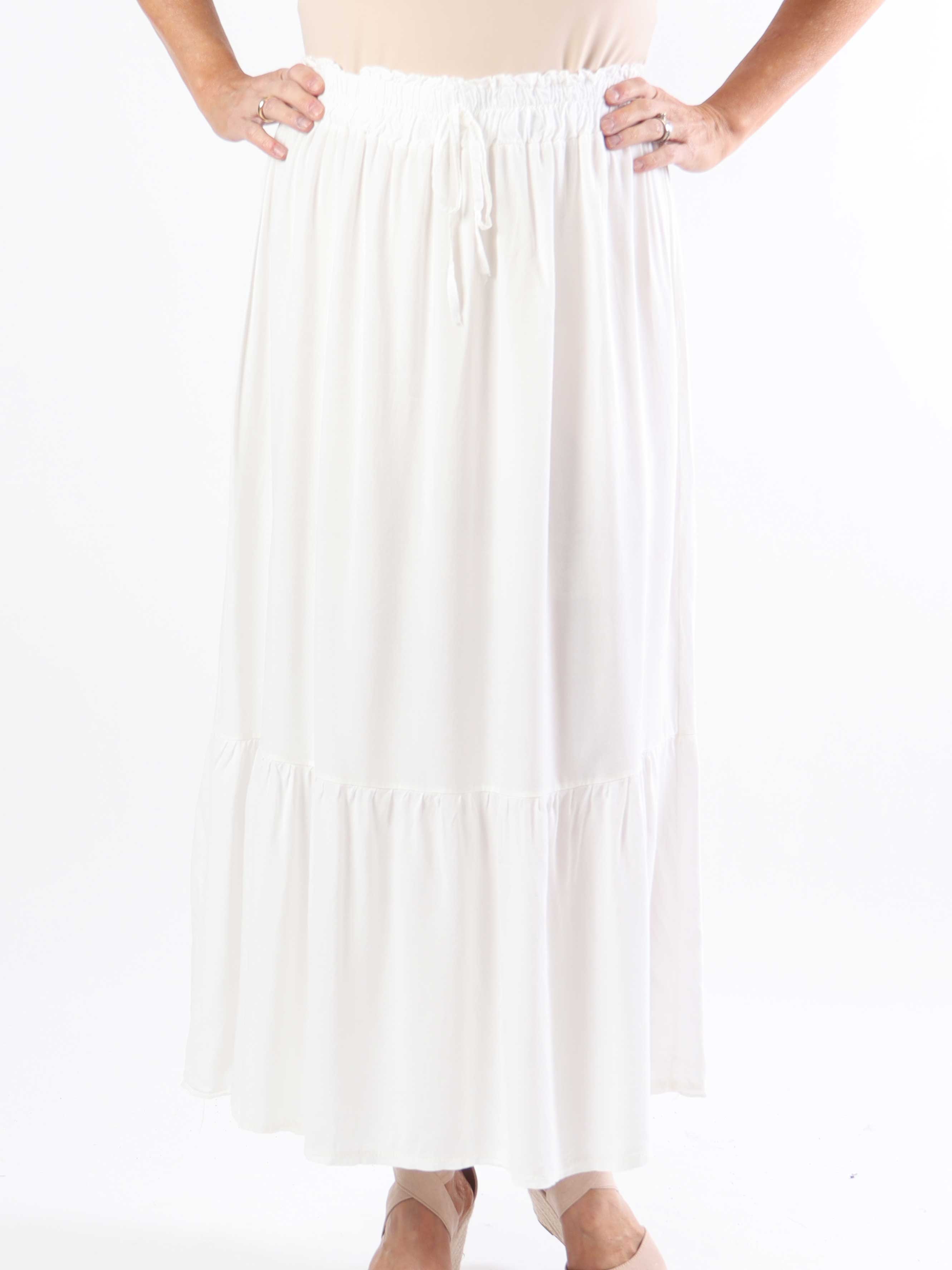 Florida - Sød plus size nederdel i viskose med flæsekant forneden