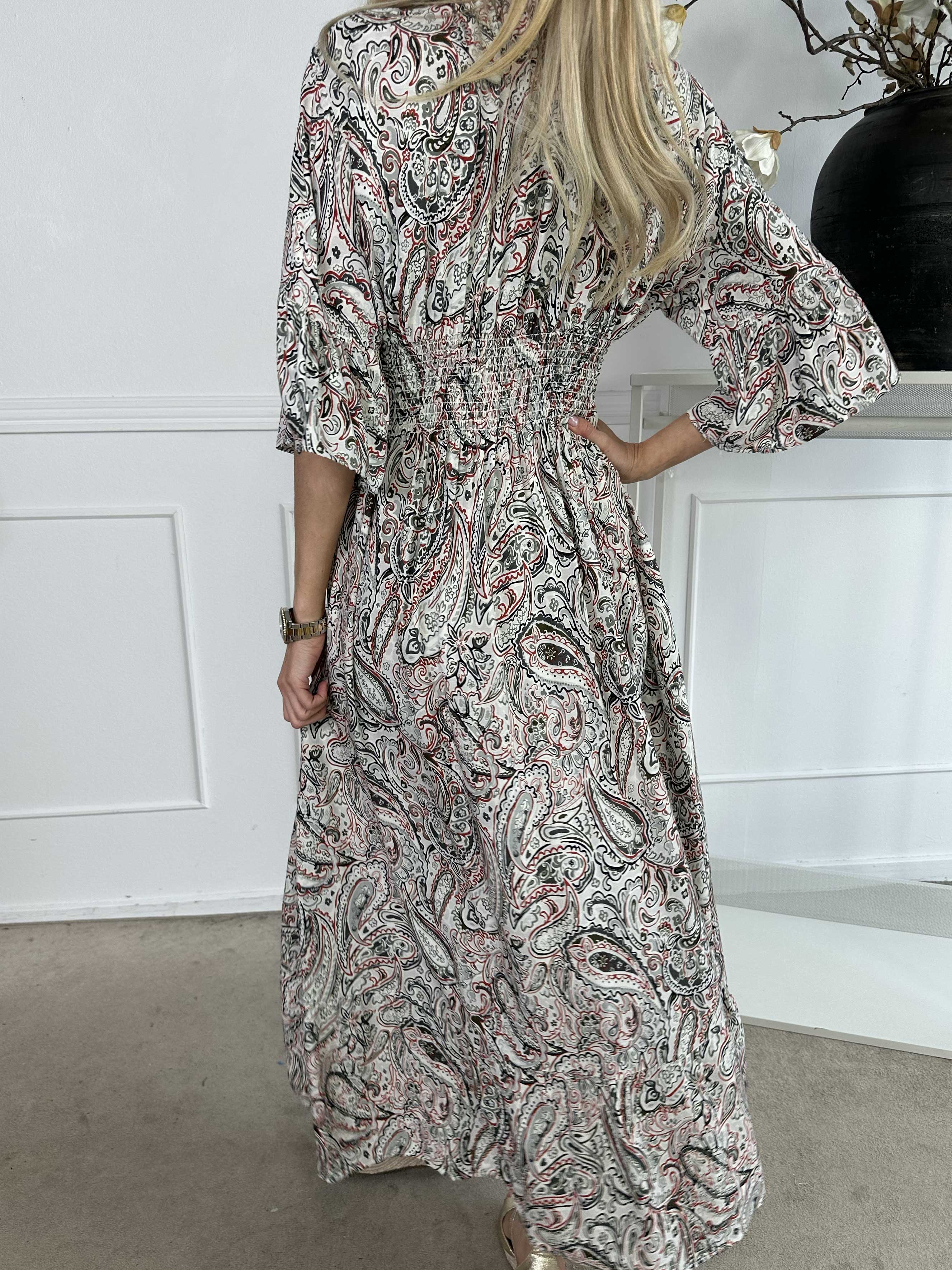 Freja - Mønstret kjole med smock i taljen