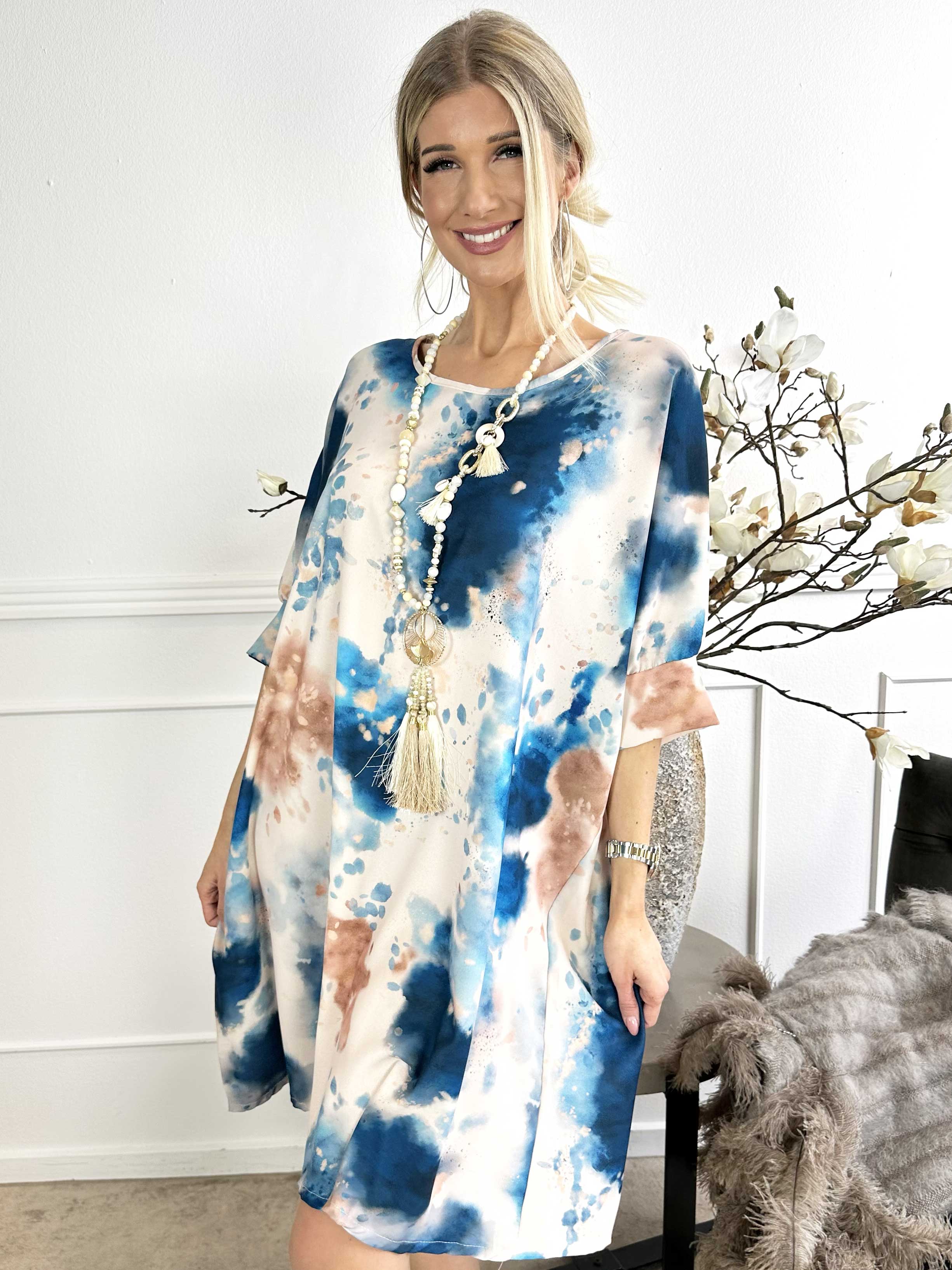 Alfrida - Batikmønstret kjole i løs pasform