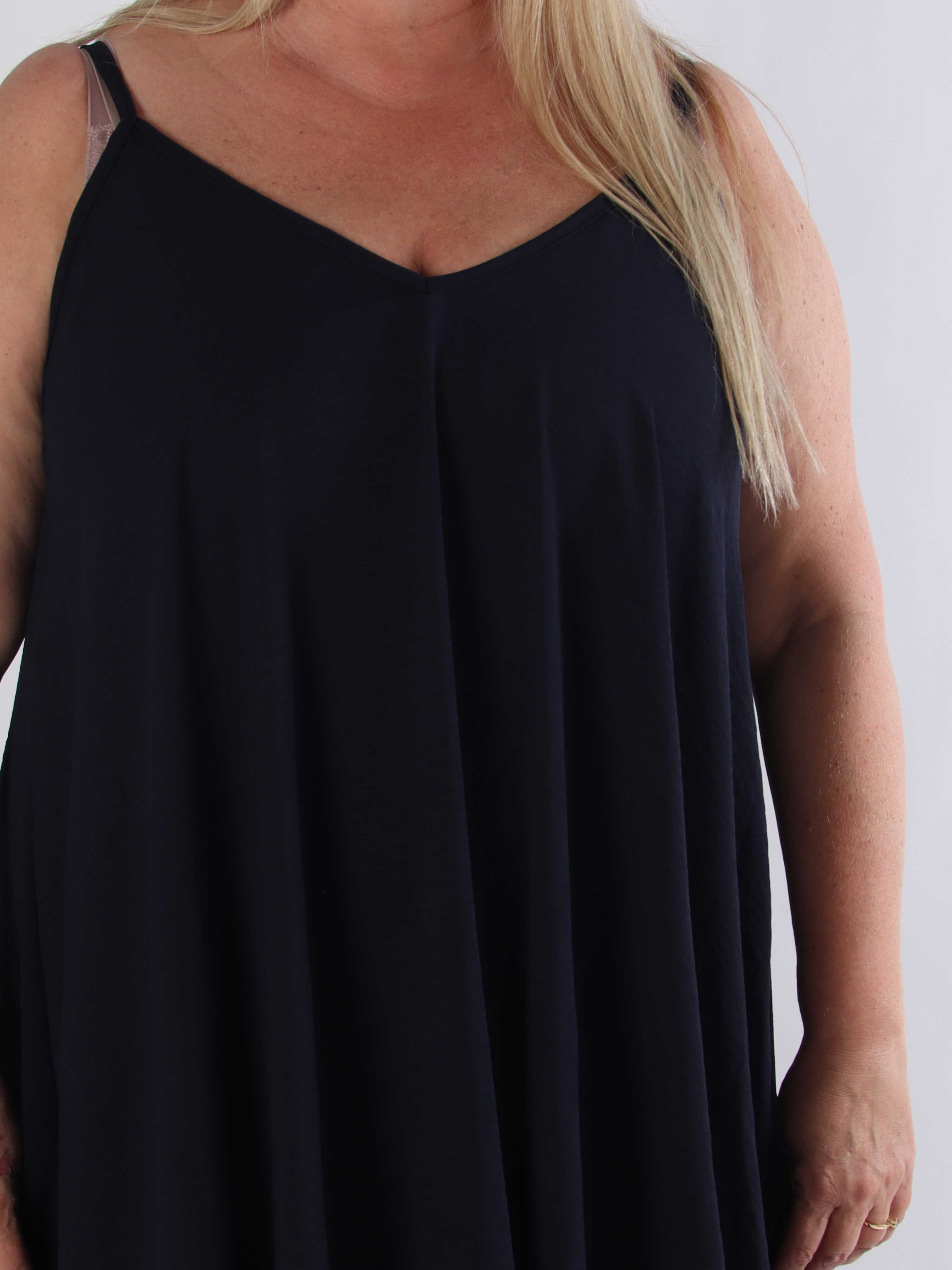 Galadriel - Sød let plus size stropkjole i viskose