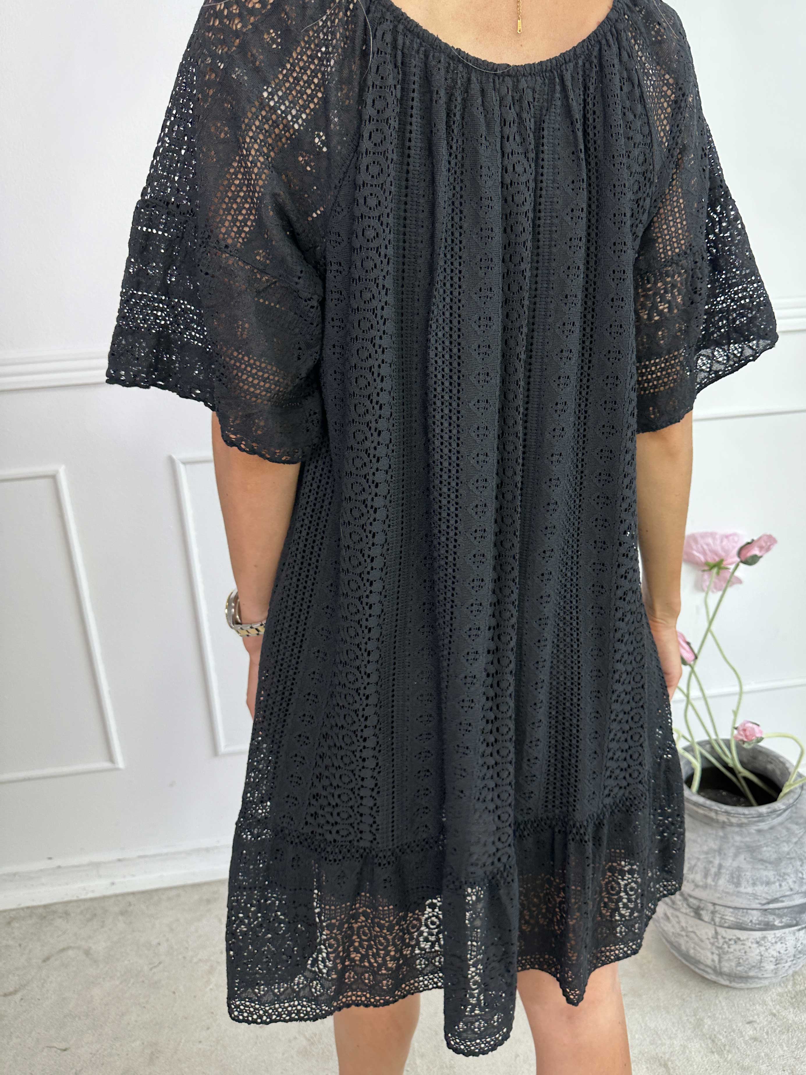 Galateia Sleeves - Kjole i blød blonde i bomuld