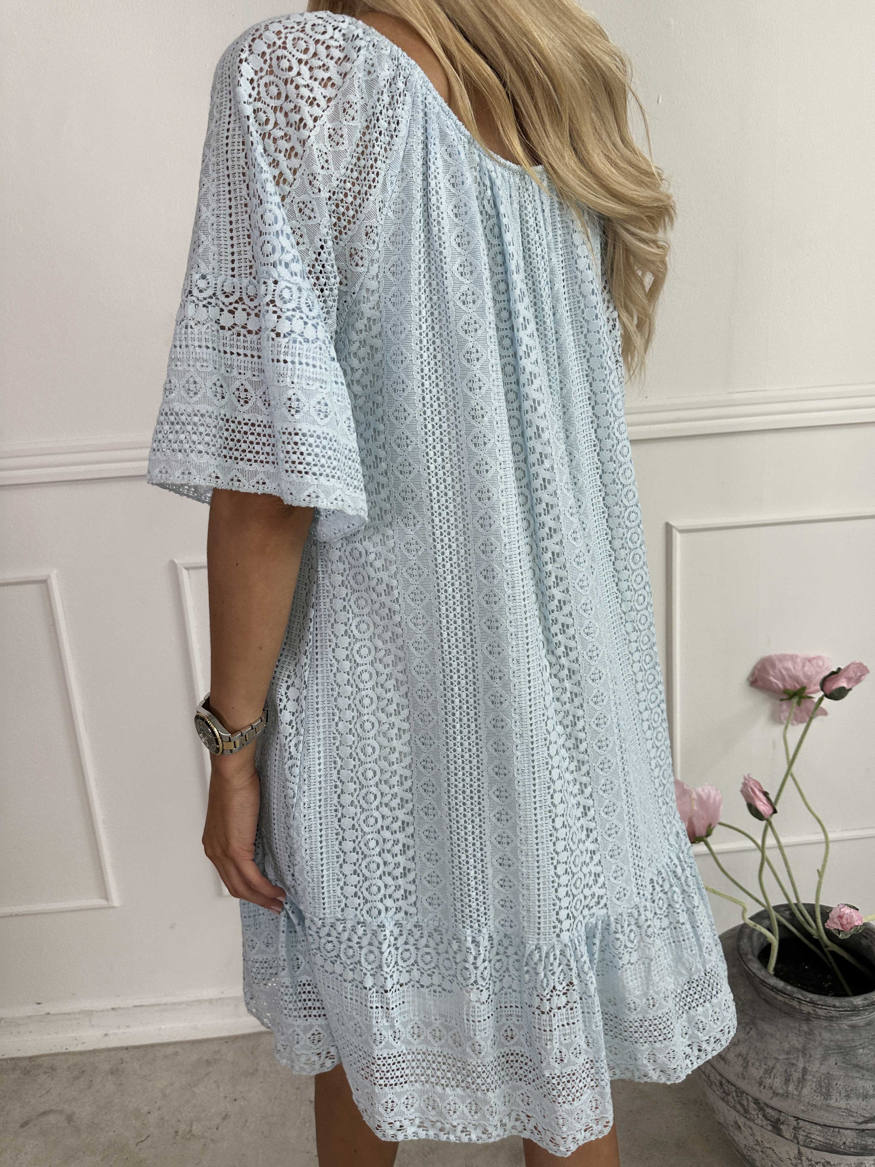 Galateia Sleeves - Kjole i blød blonde i bomuld