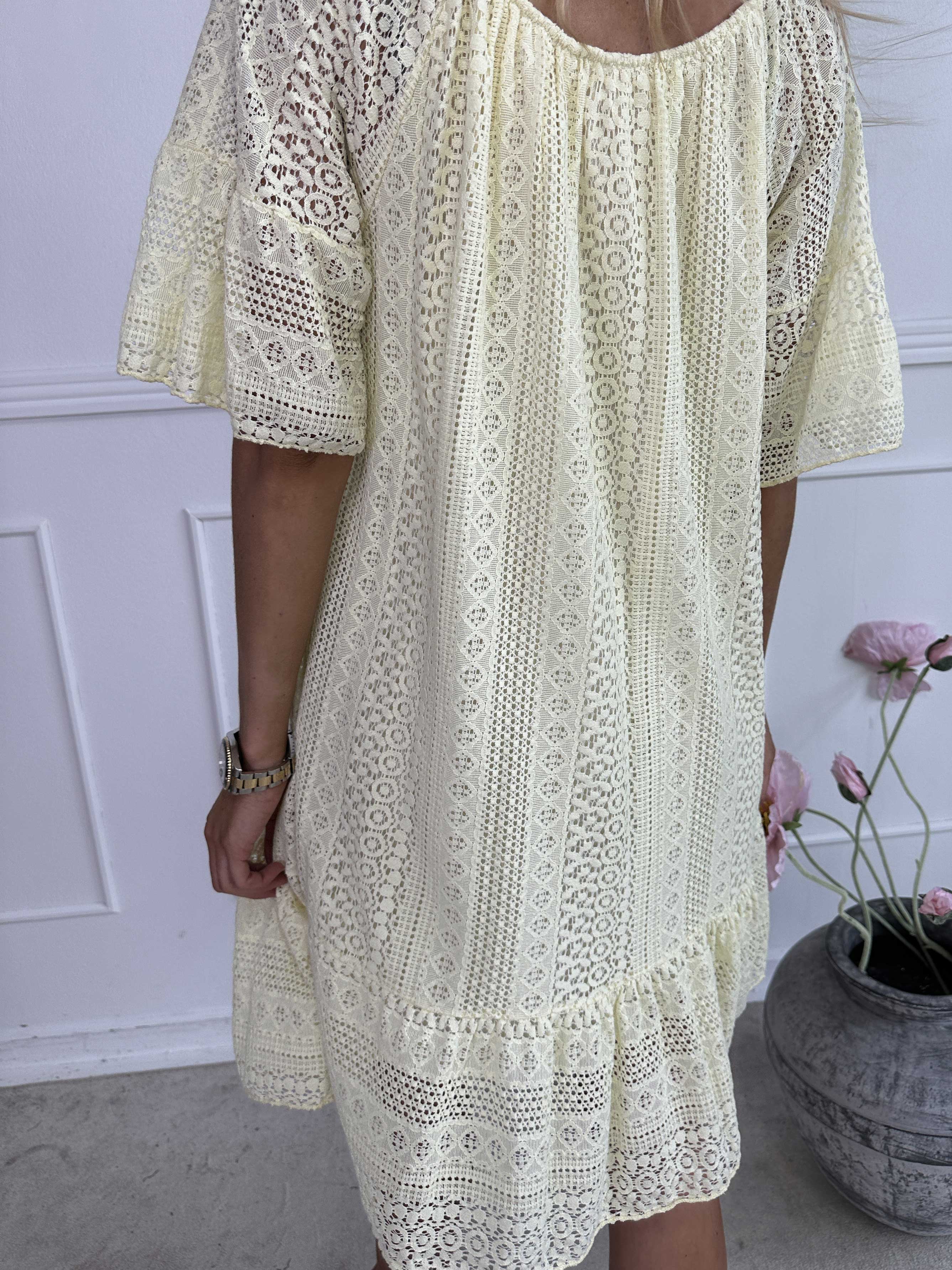 Galateia Sleeves - Kjole i blød blonde i bomuld