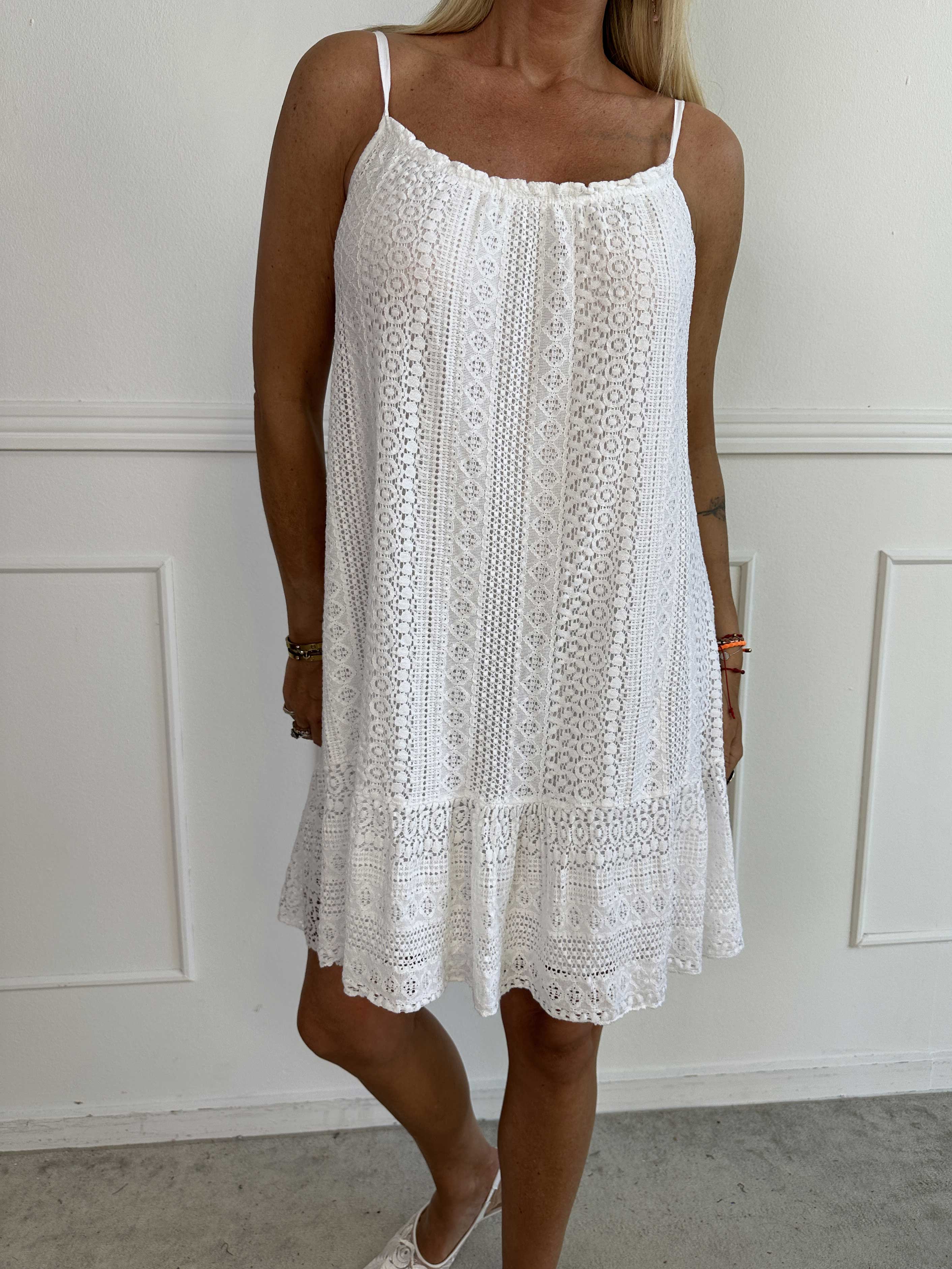 Galateia - Stropkjole i blød blonde i bomuld