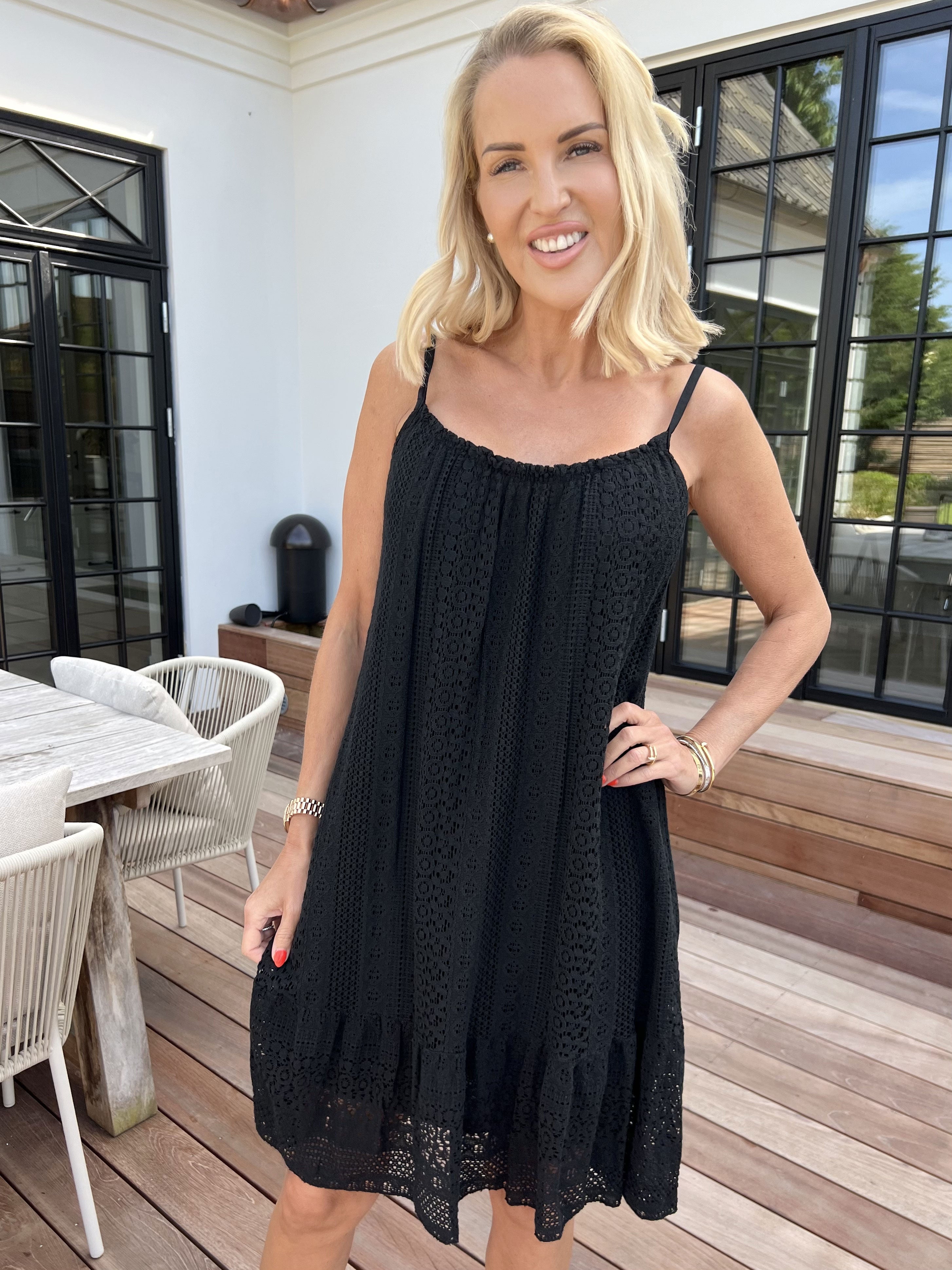 Galateia - Stropkjole i blød blonde i bomuld