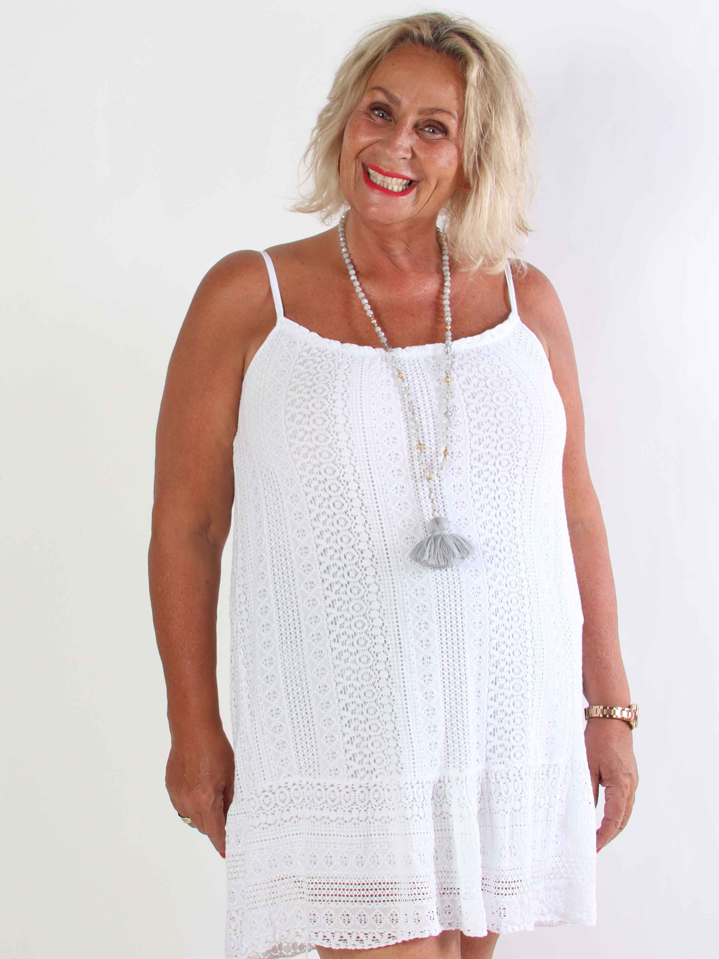 Galateia - Plus size stropkjole i blød blonde i bomuld