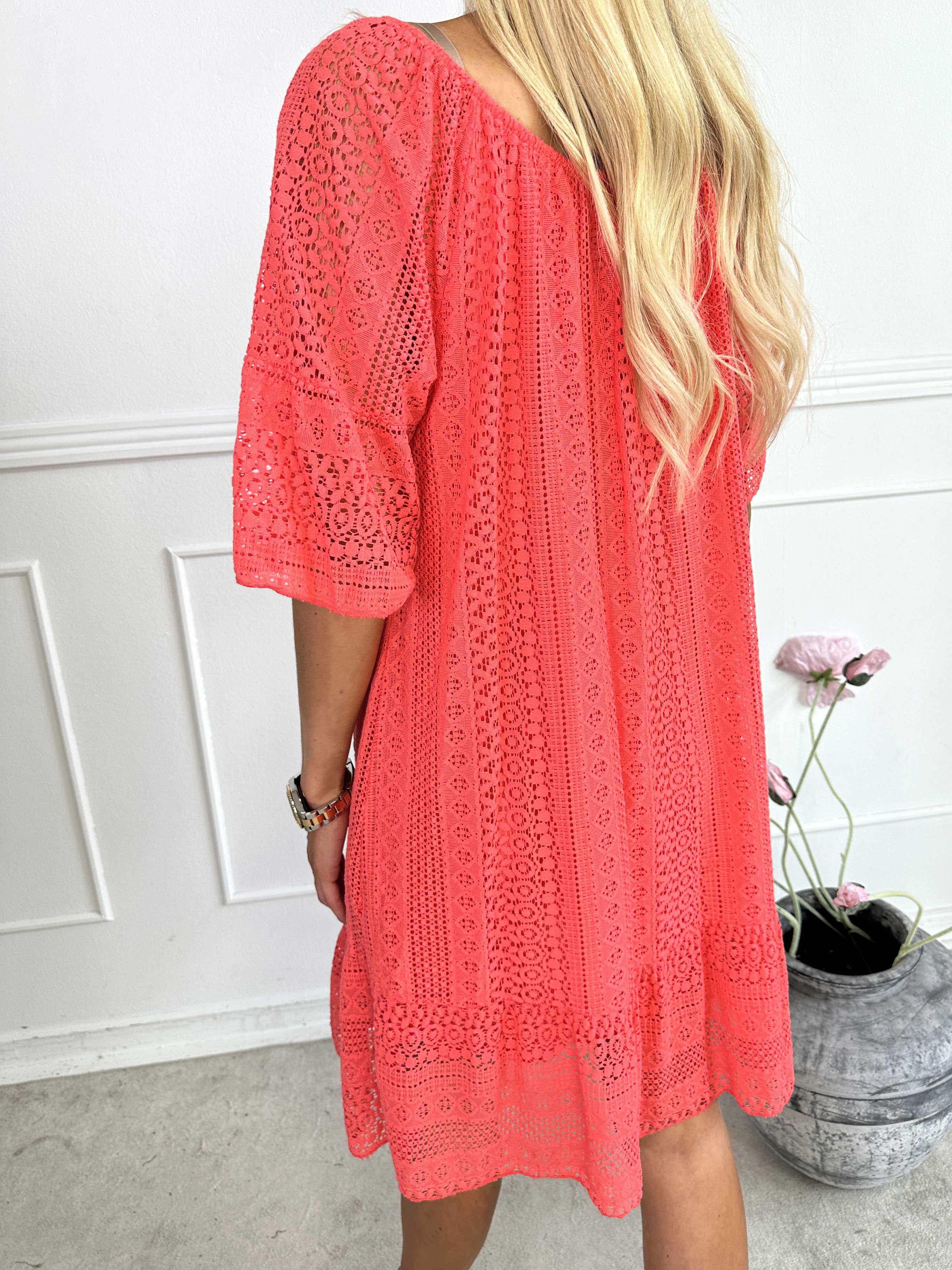 Galateia Sleeves - Kjole i blød blonde i bomuld