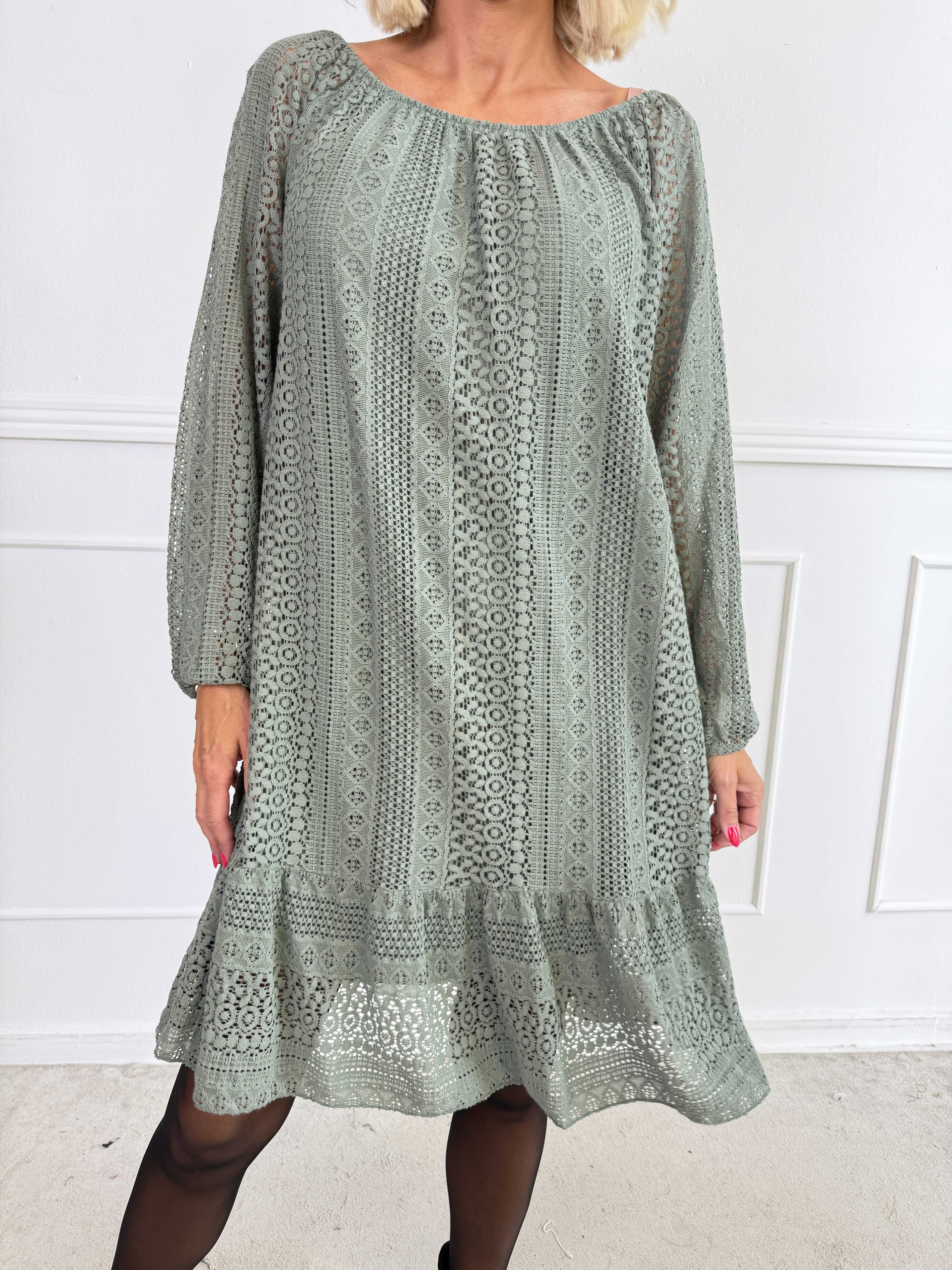 Galateia Long Sleeve - Feminin kjole i blød bomuldsblonde