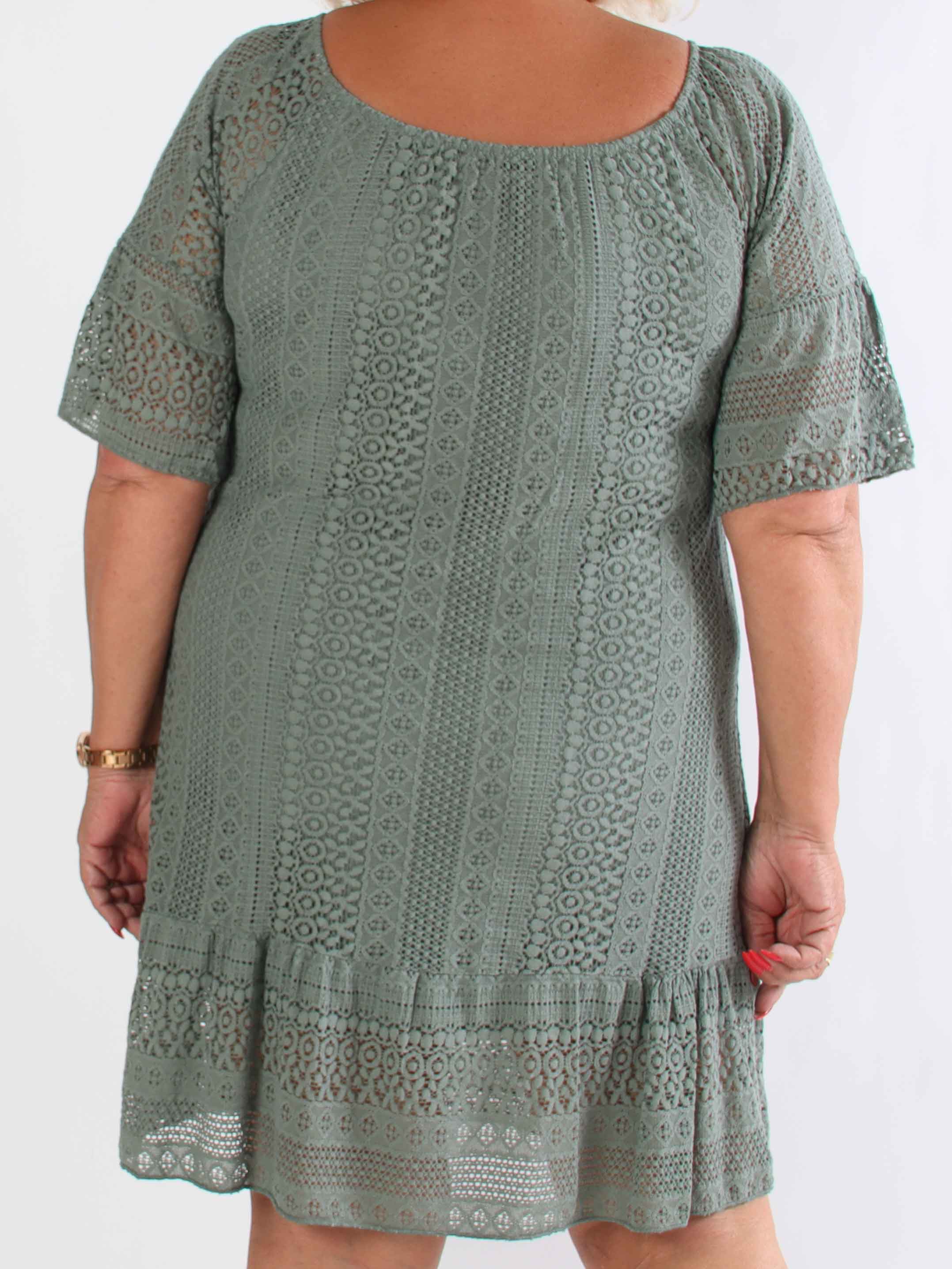 Galateia Sleeves - Plus size kjole i blød blonde i bomuld