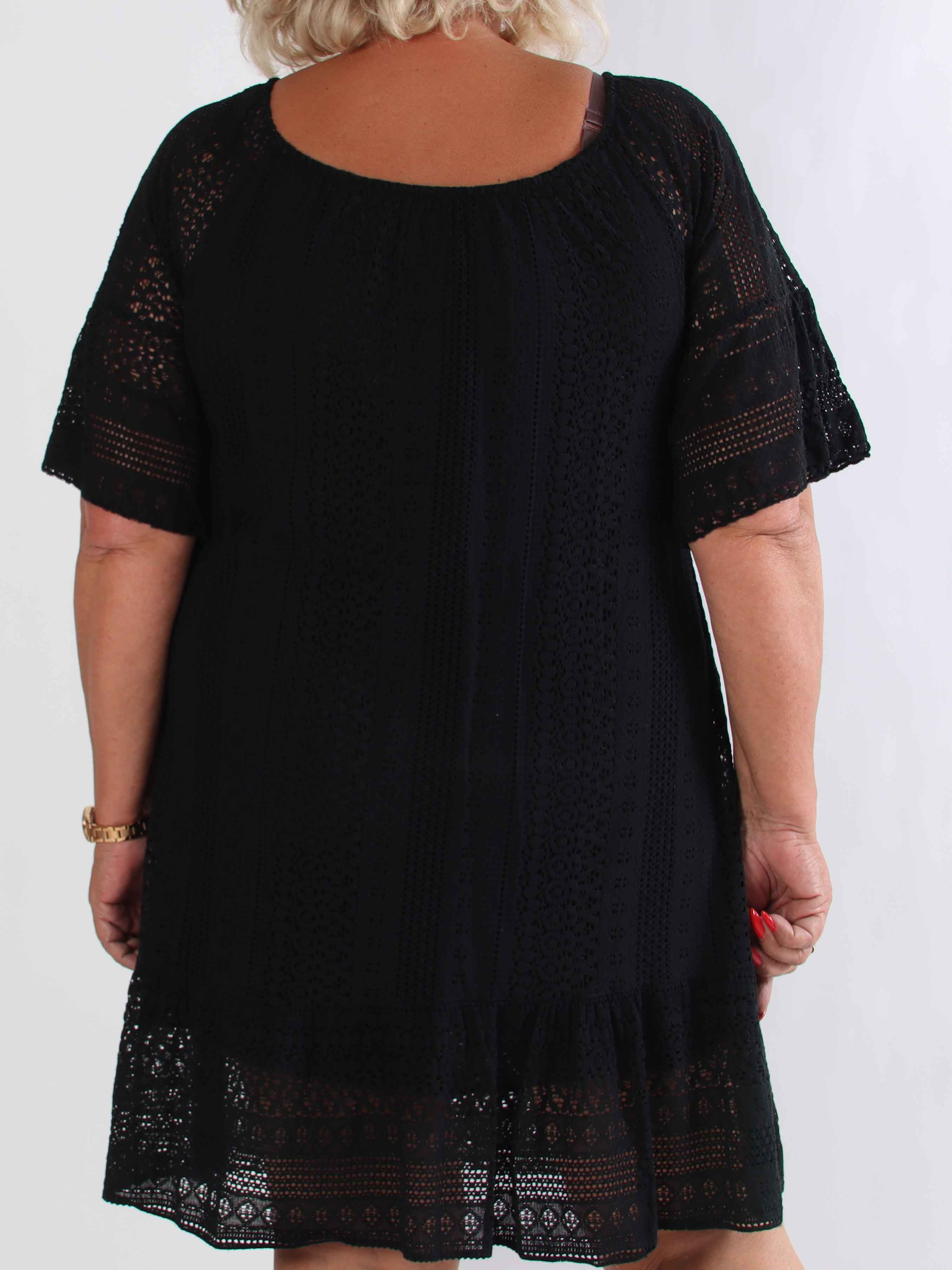 Galateia Sleeves - Plus size kjole i blød blonde i bomuld