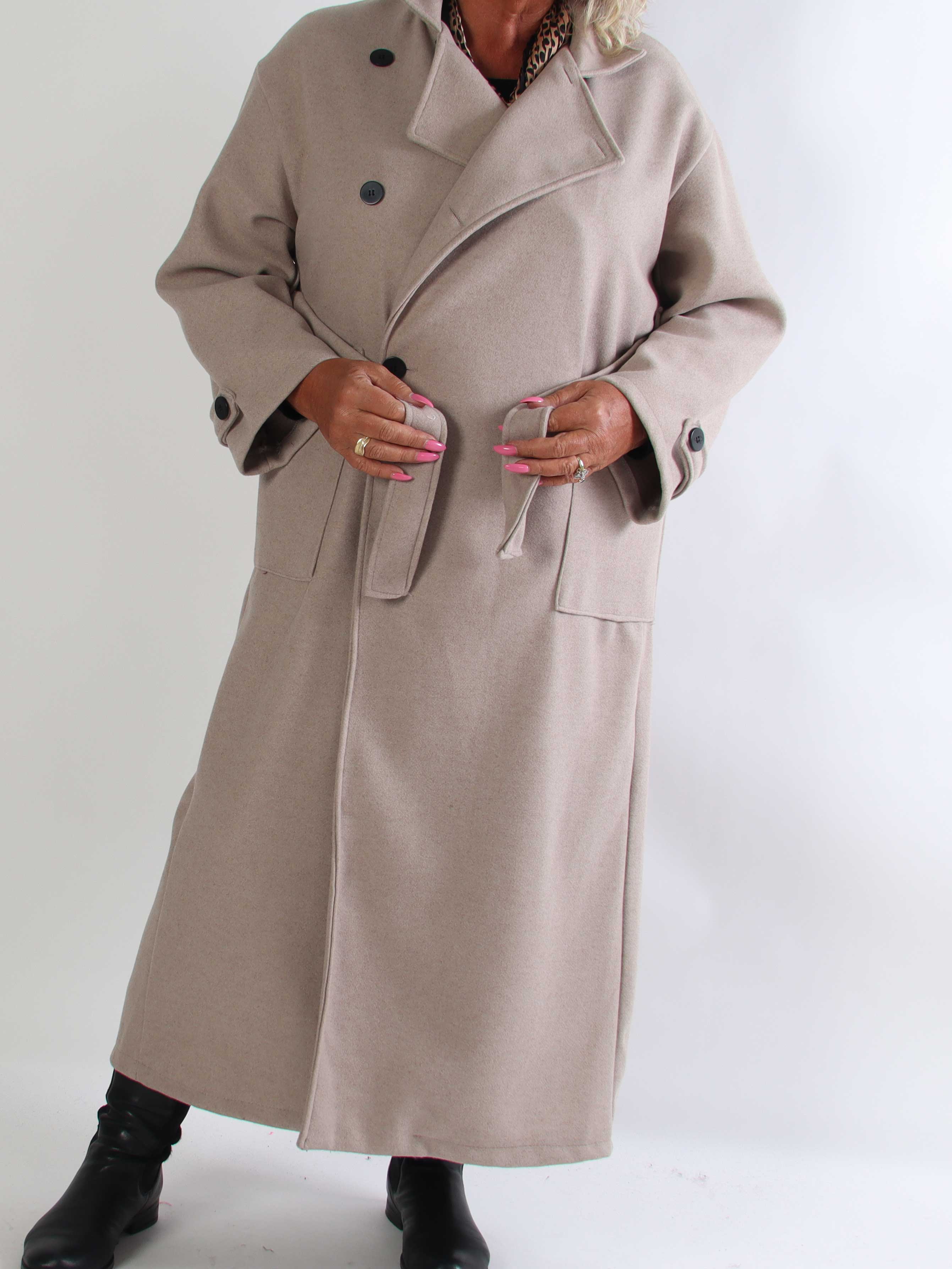Gianna - Stilfuld og blød plus size trenchcoat med store lommer