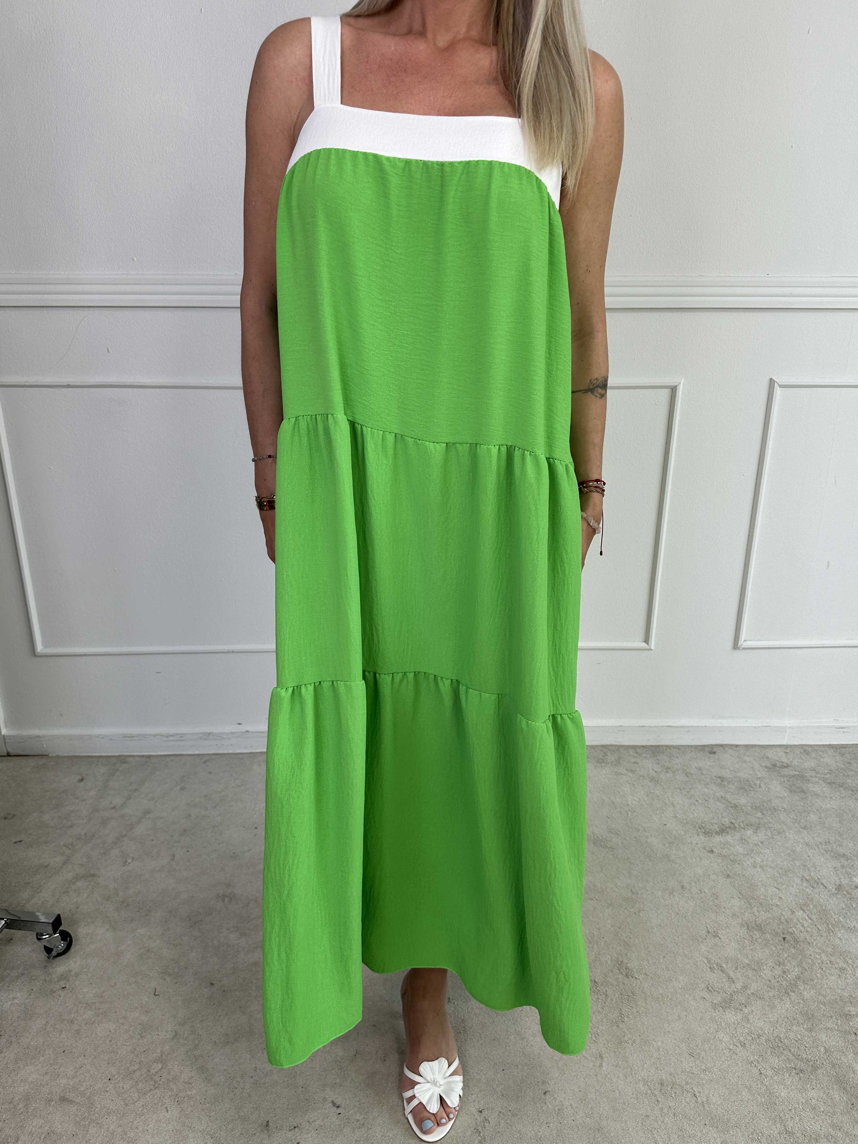 Glenna - Lang lag på lag kjole i viskose med hvide stropper