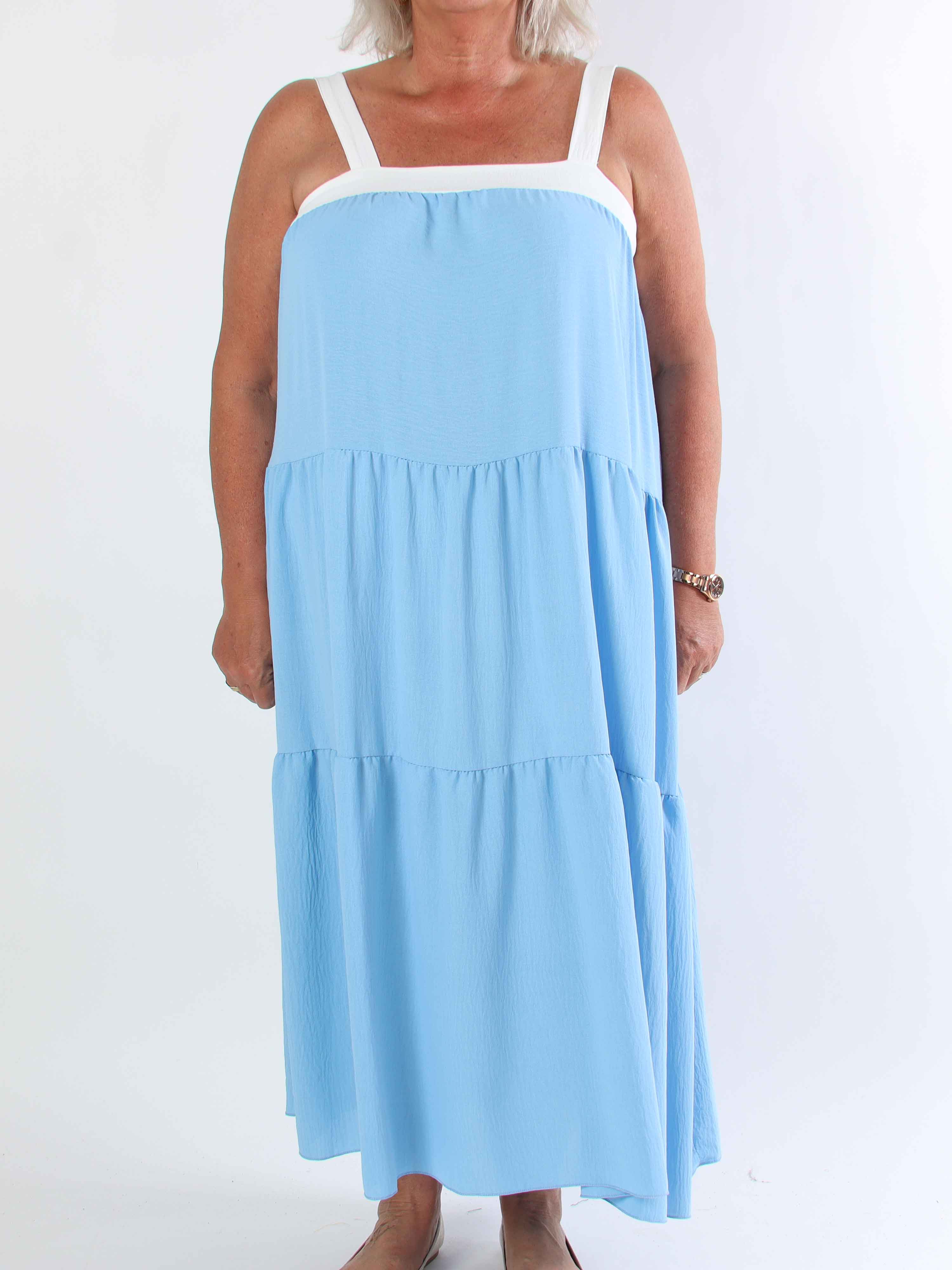 Glenna - Lang plus size kjole i viskose med hvide stropper