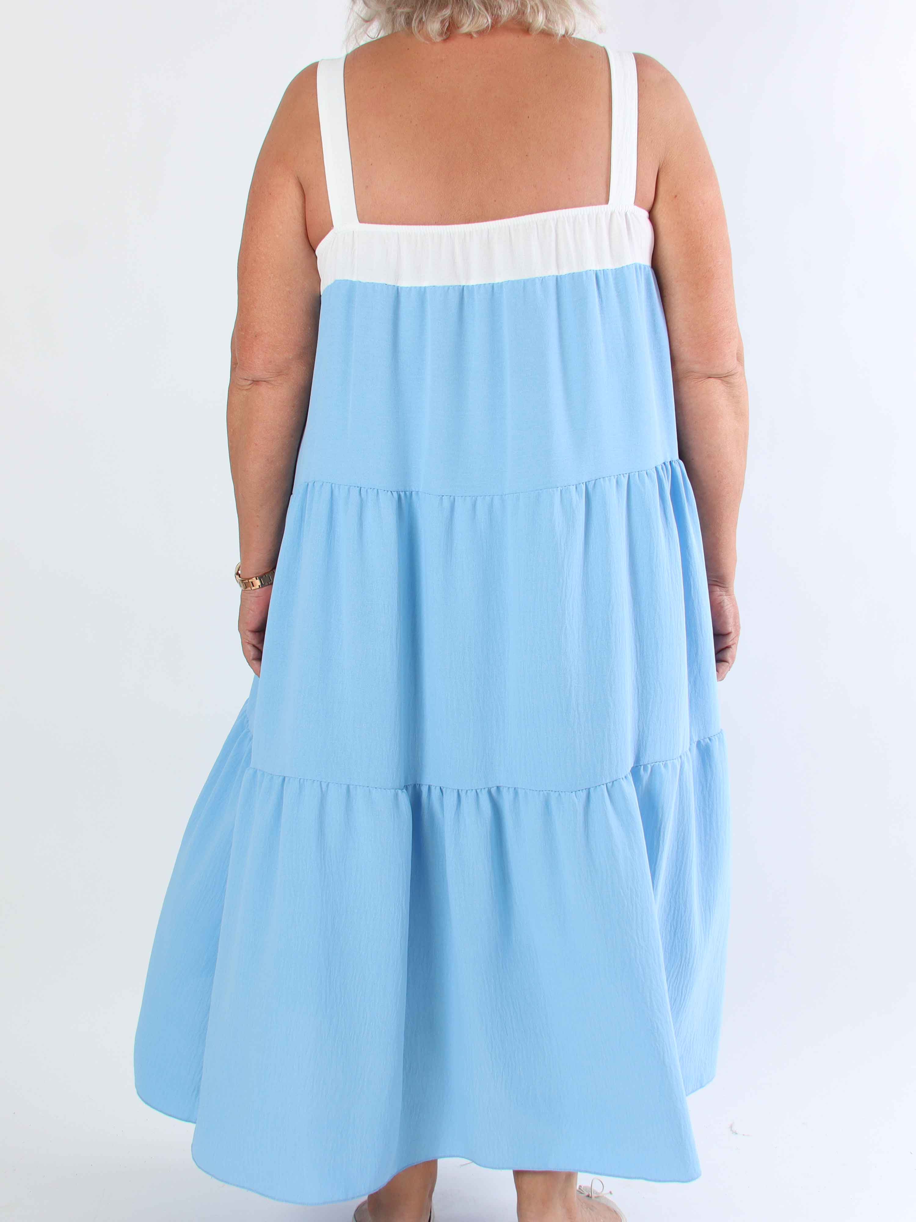 Glenna - Lang plus size kjole i viskose med hvide stropper