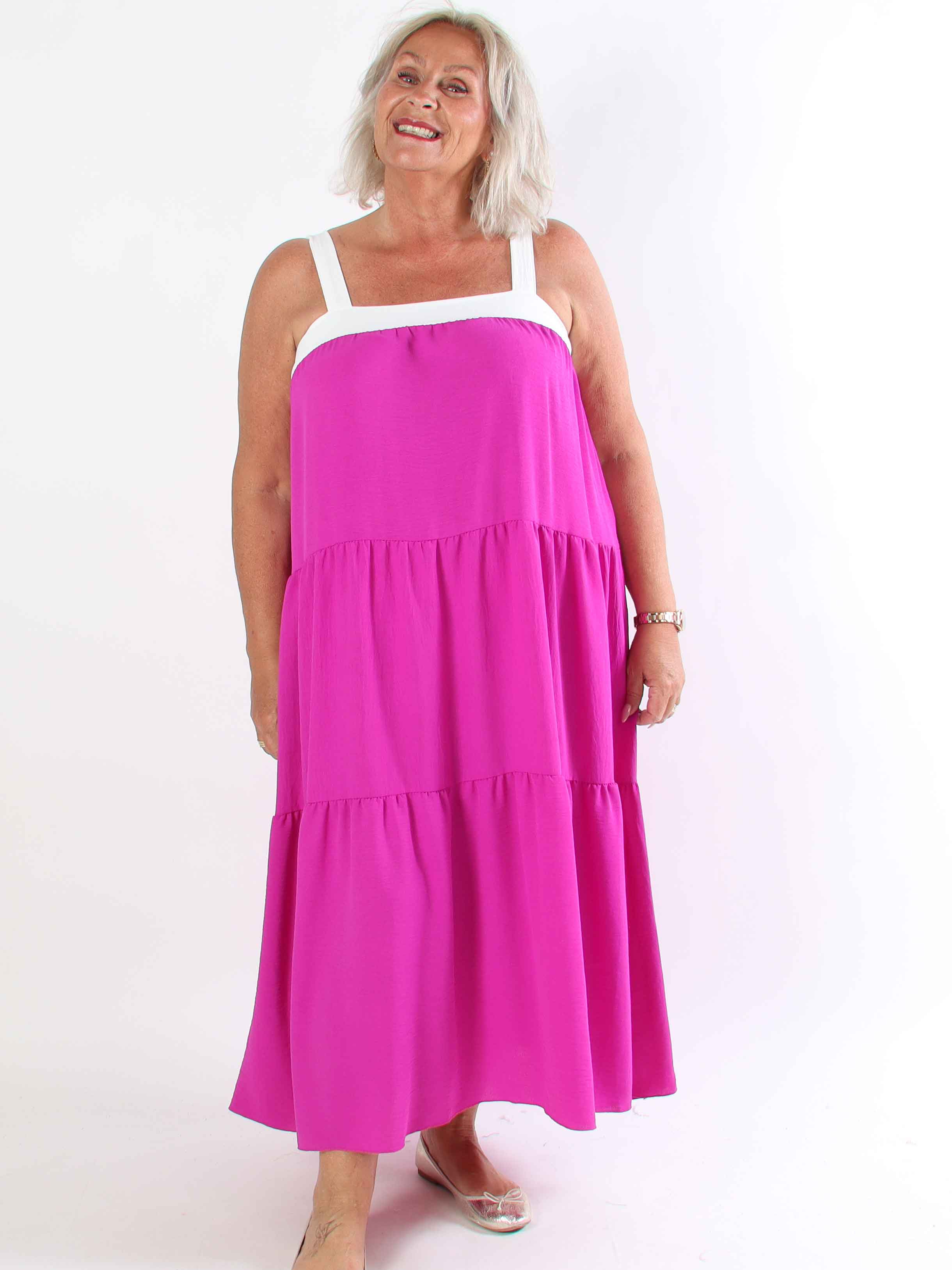 Glenna - Lang plus size kjole i viskose med hvide stropper