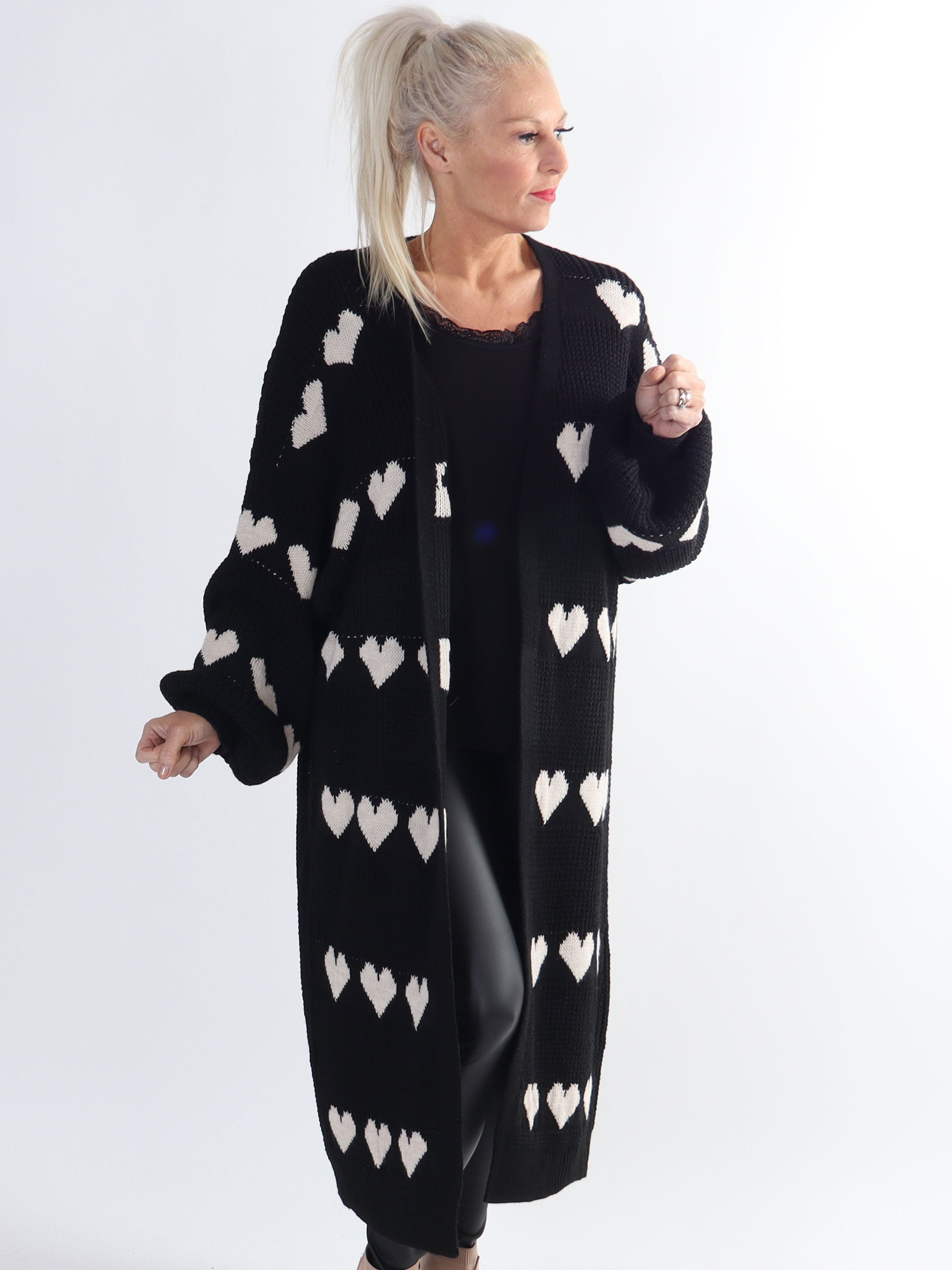 Grace - Plus size strikcardigan med hjerter og ballonærmer