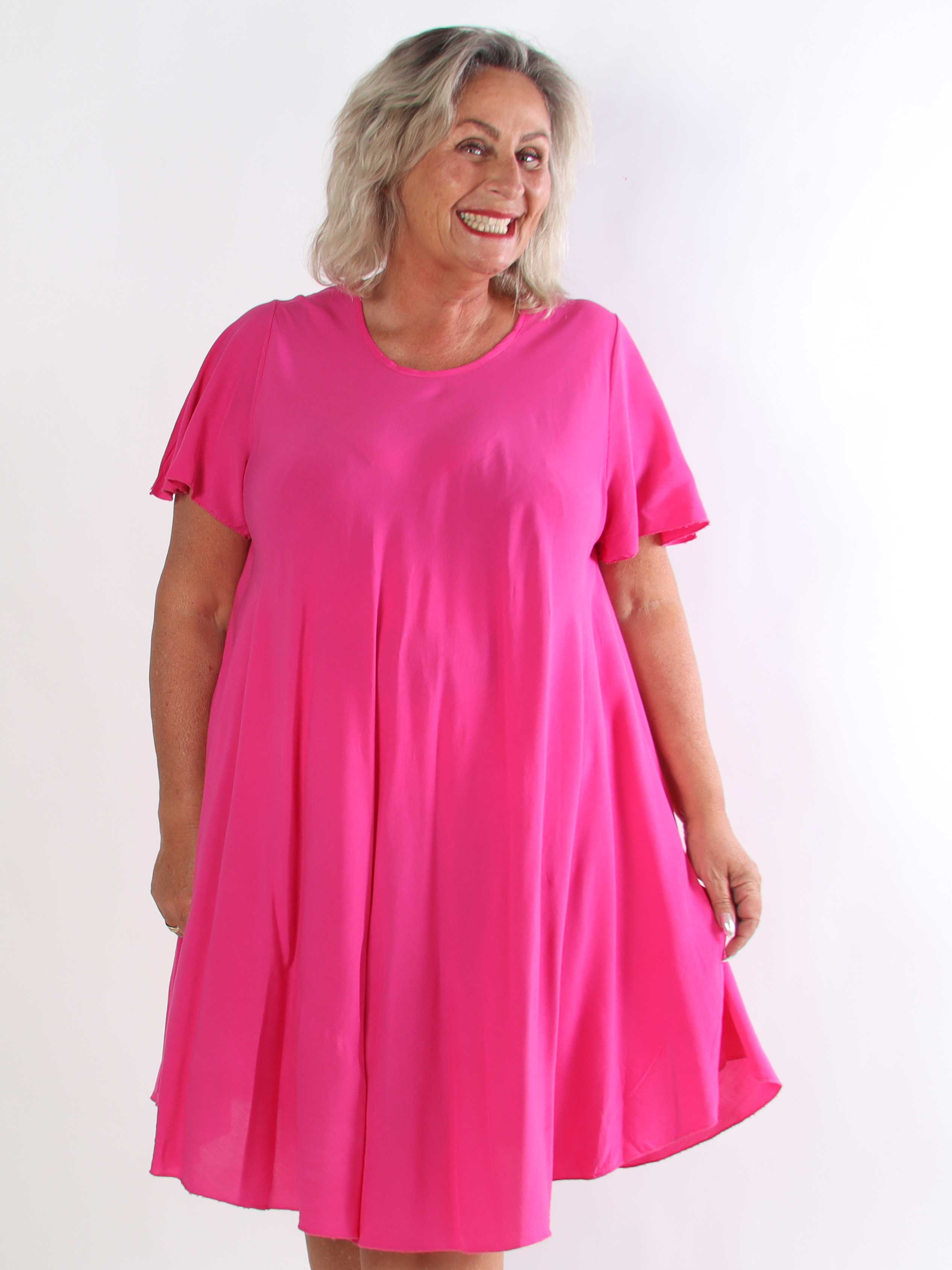 Gracia - Kort plus size t-shirt kjole i viskose med A-facon