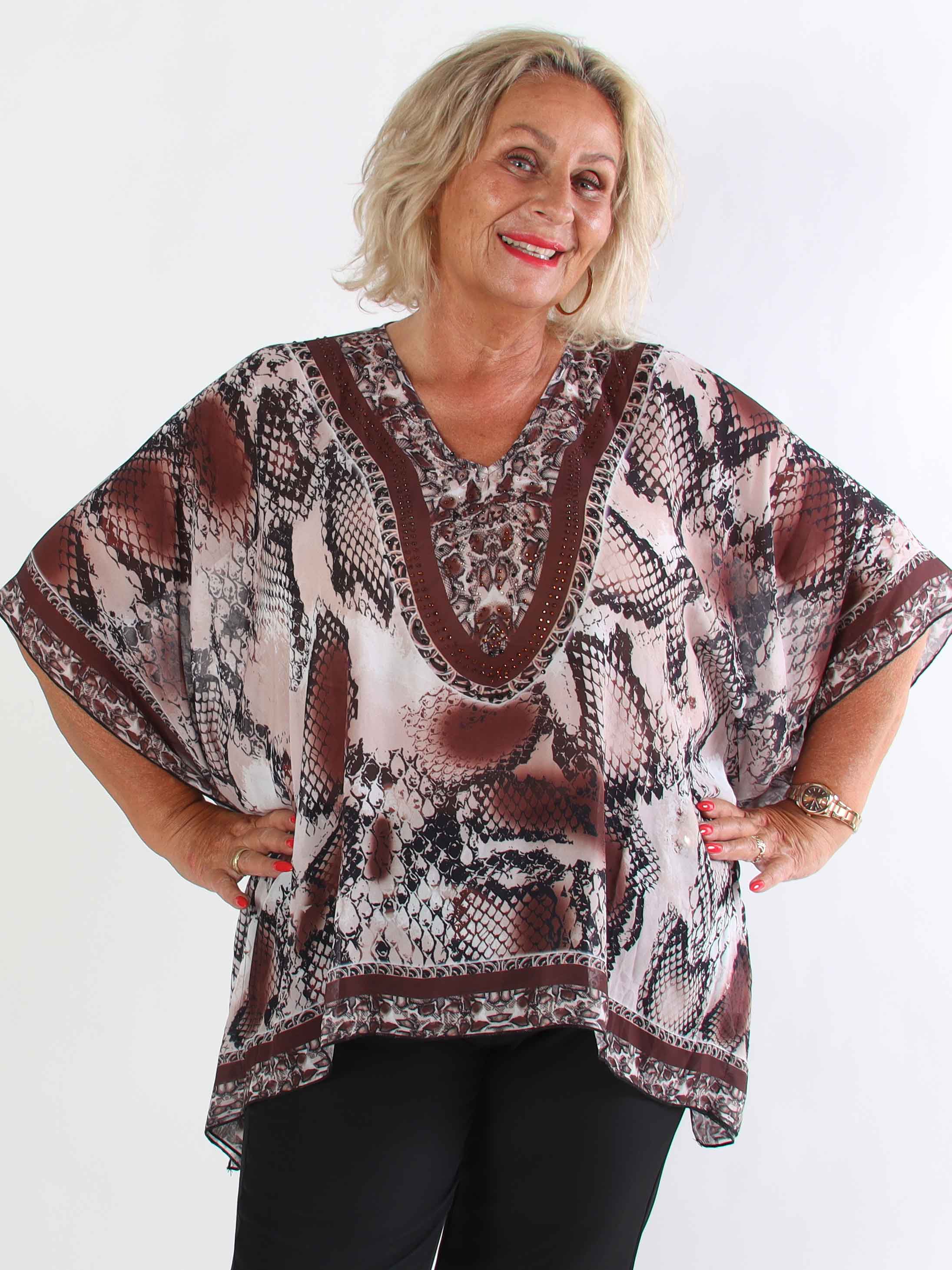 Harmonia - Mønstret plus size tunika i chiffon med similisten