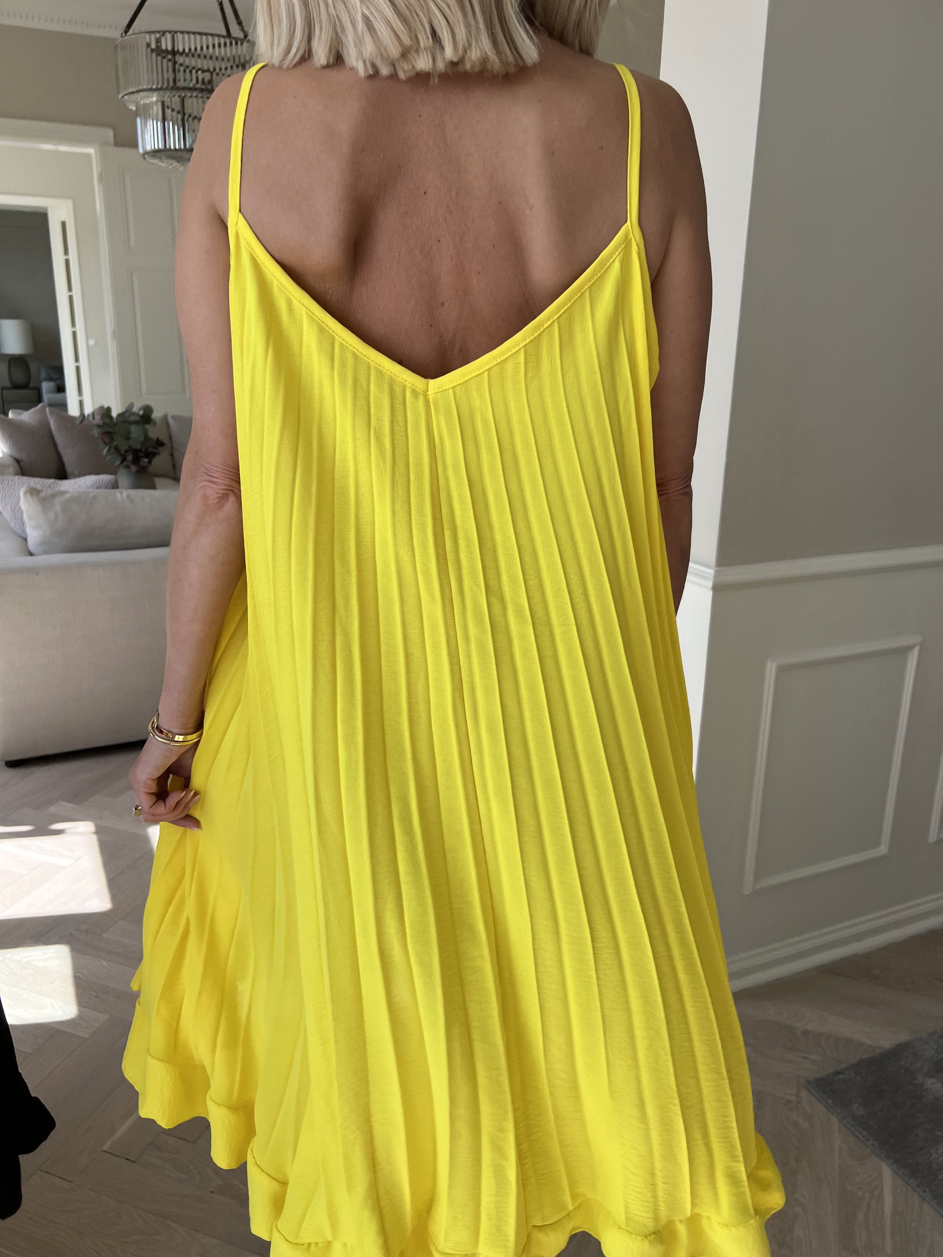 Harper - Plisseret viskose stropkjole i a-facon