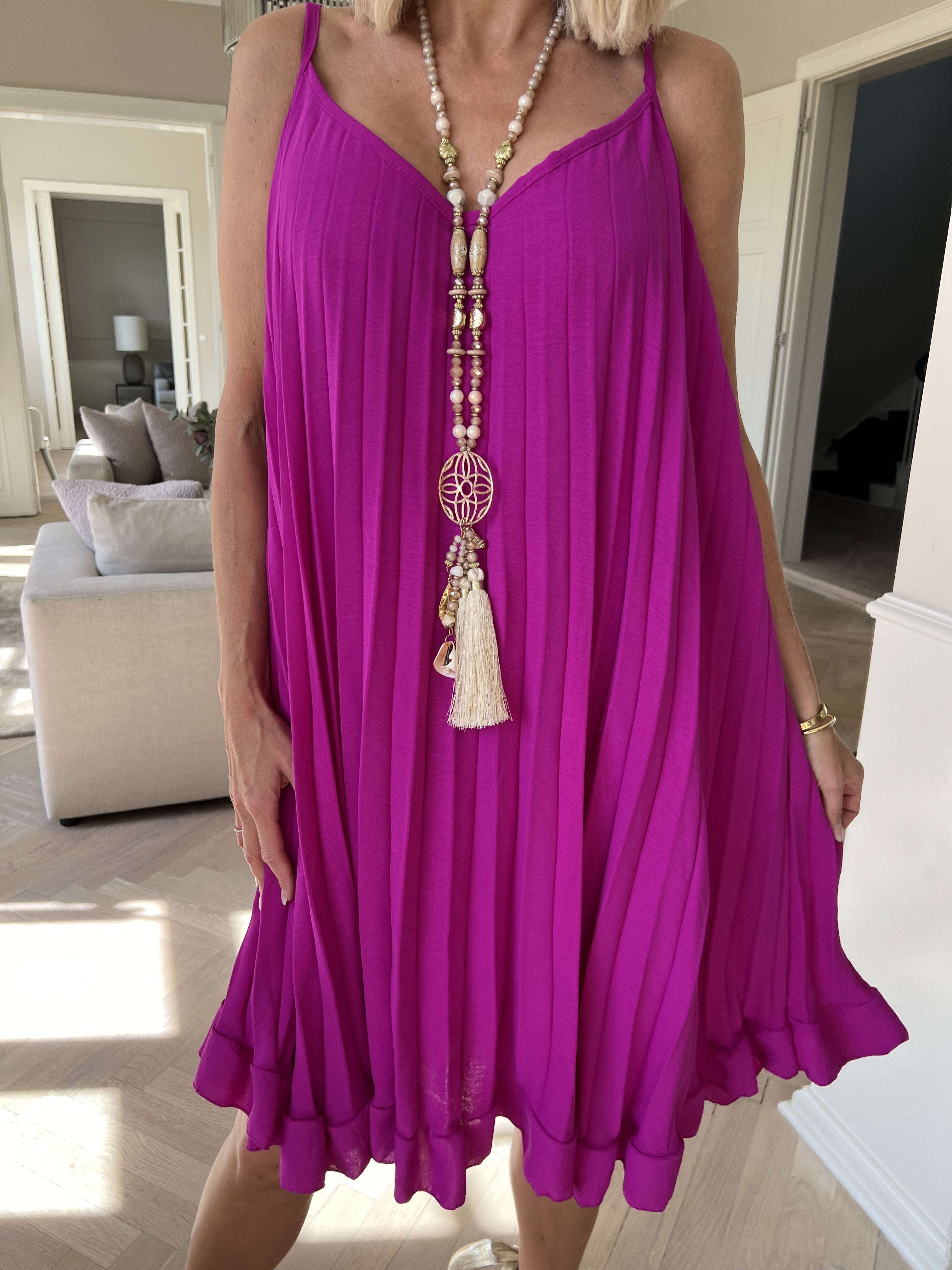 Harper - Plisseret viskose stropkjole i a-facon