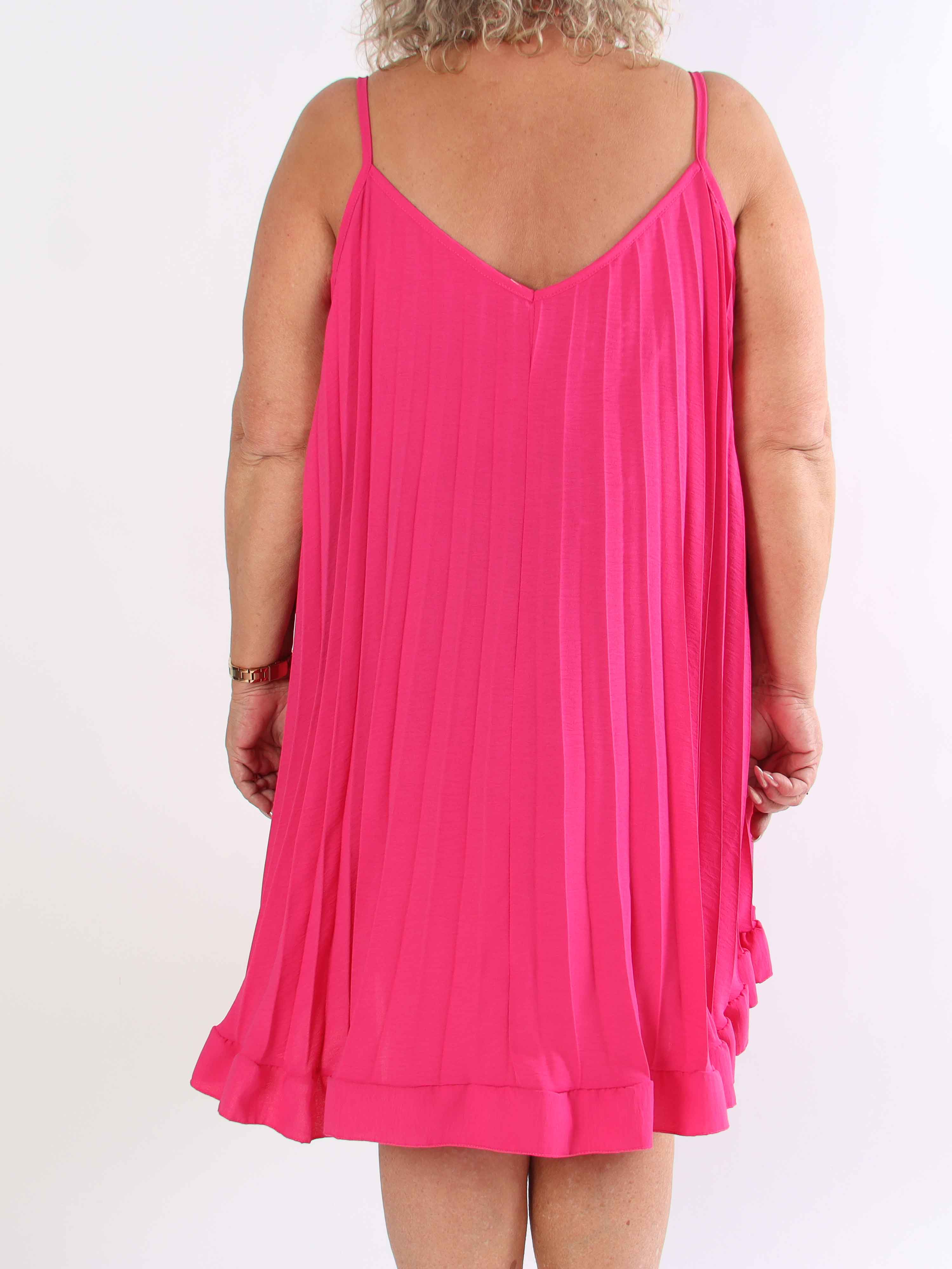 Harper - Plisseret viskose plus size stropkjole i a-facon