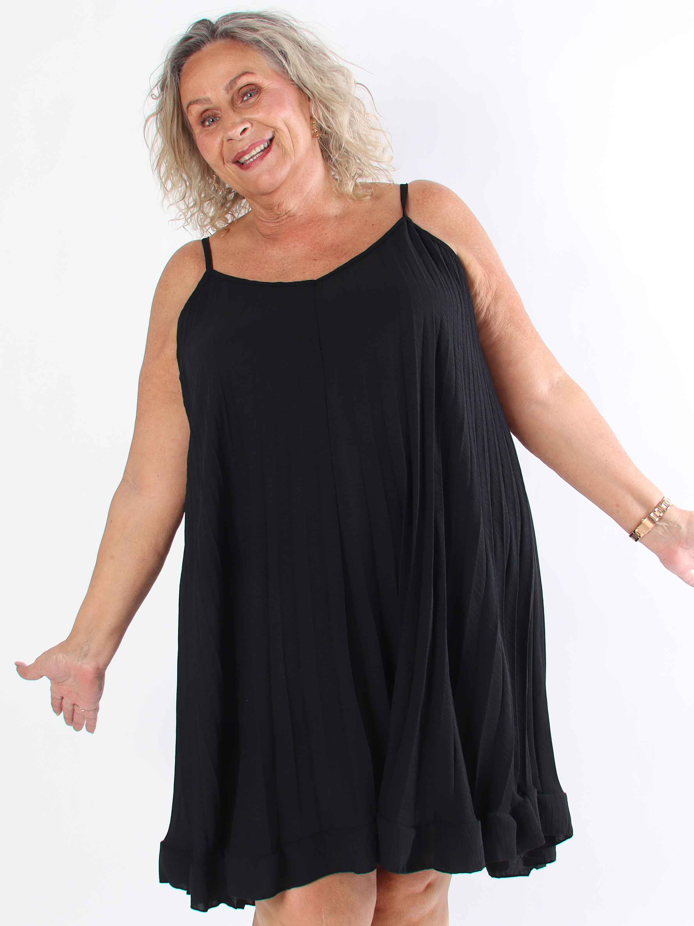 Harper - Plisseret viskose plus size stropkjole i a-facon