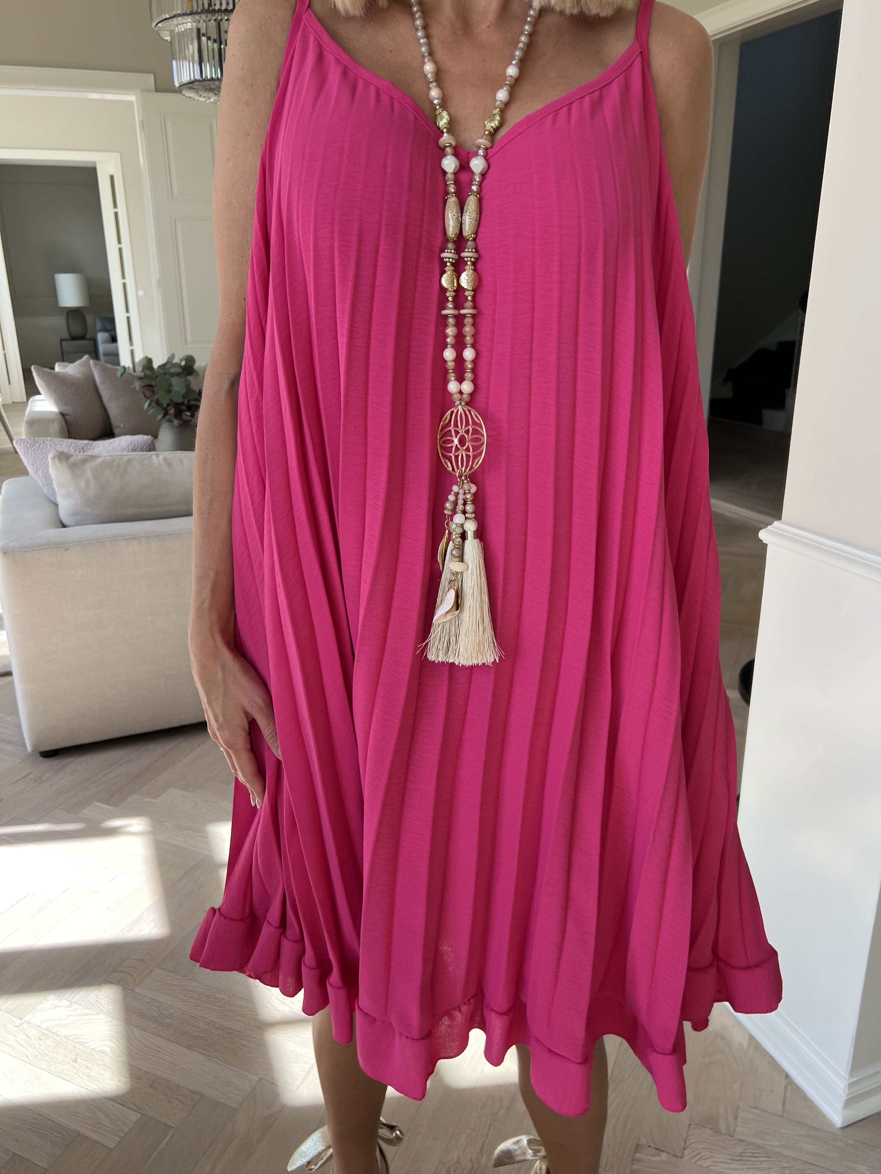 Harper - Plisseret viskose stropkjole i a-facon