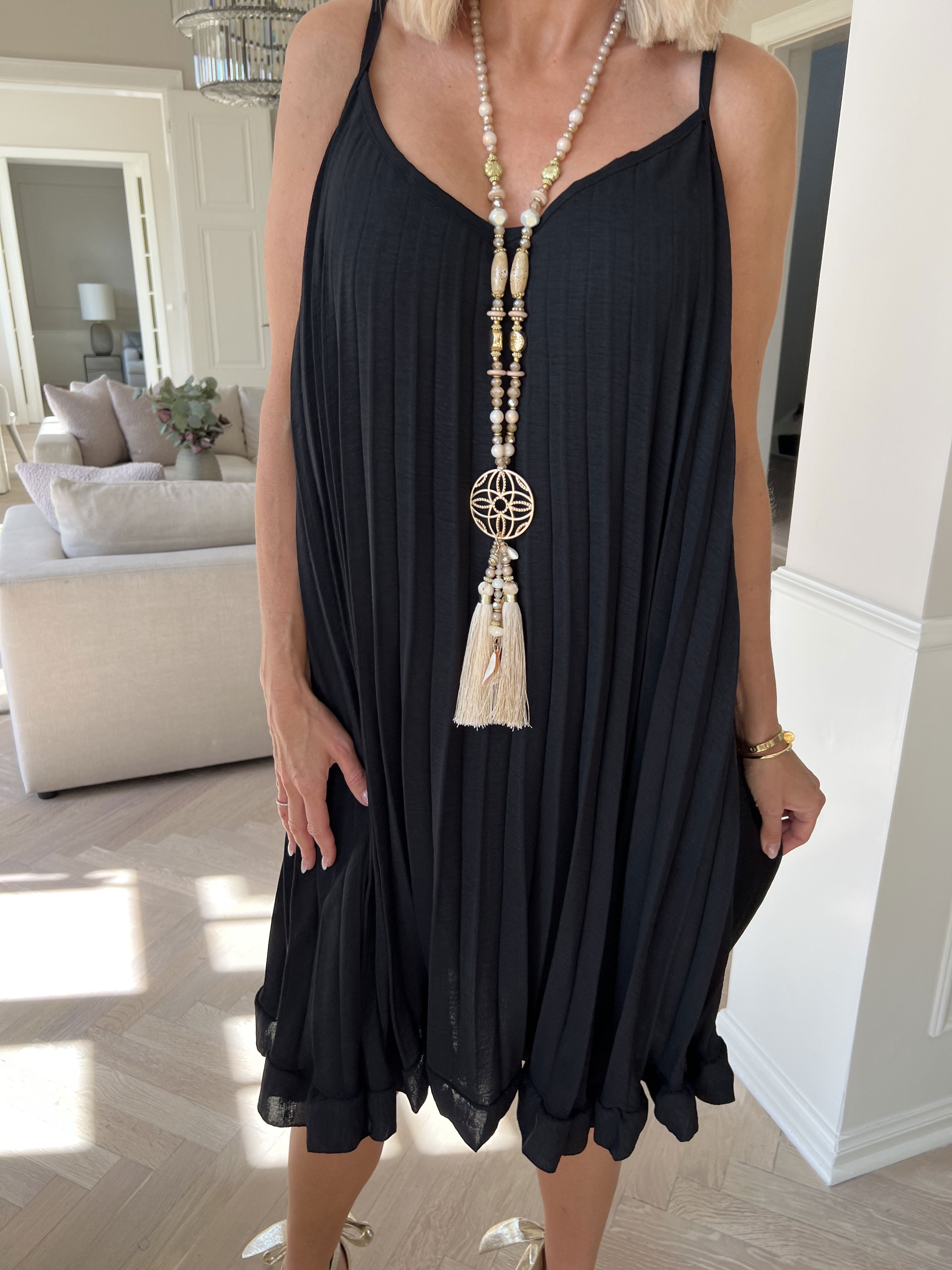 Harper - Plisseret viskose stropkjole i a-facon