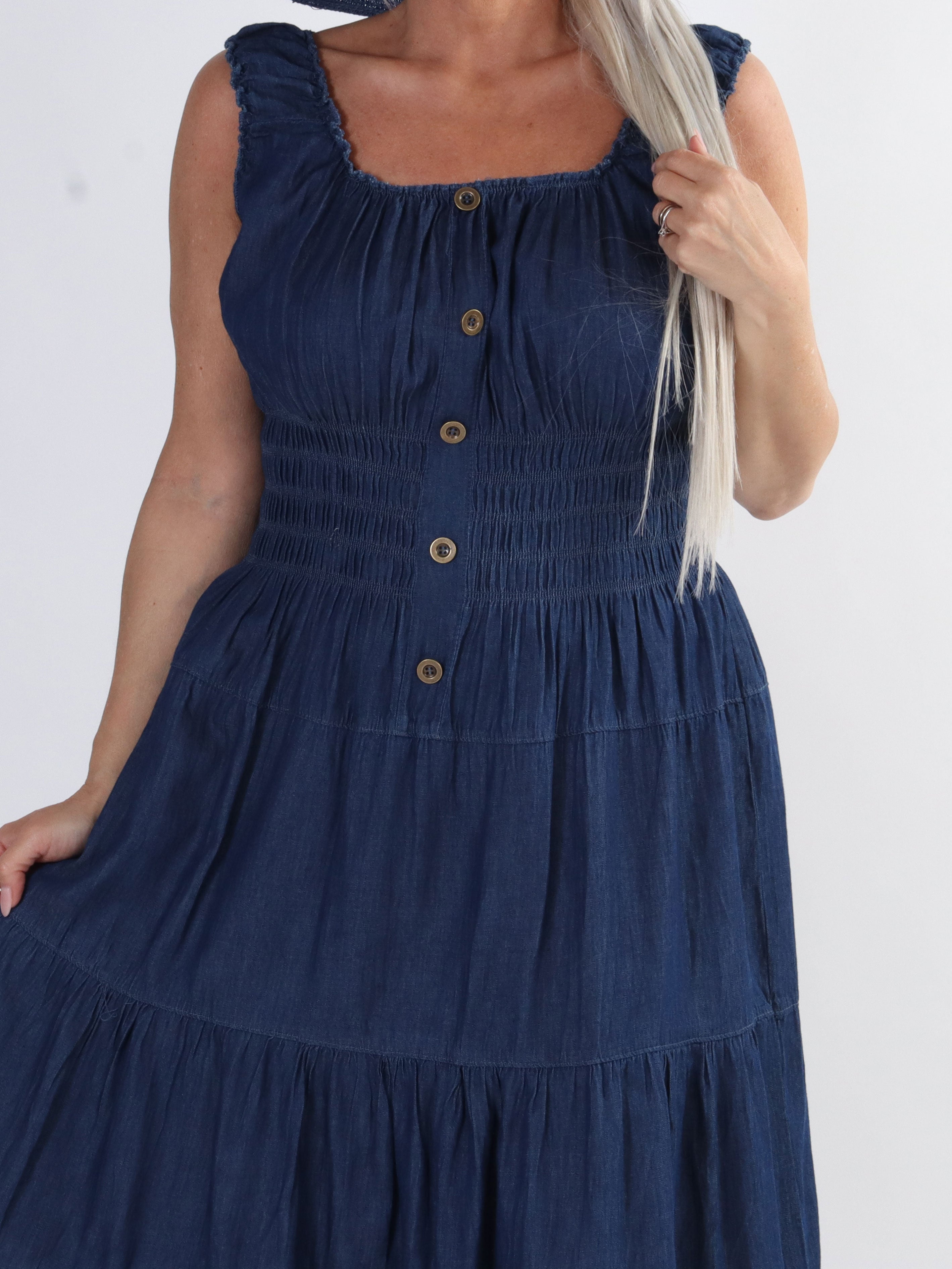 Harper Denim - Sød plus size kjole i bomuld med lag på lag look