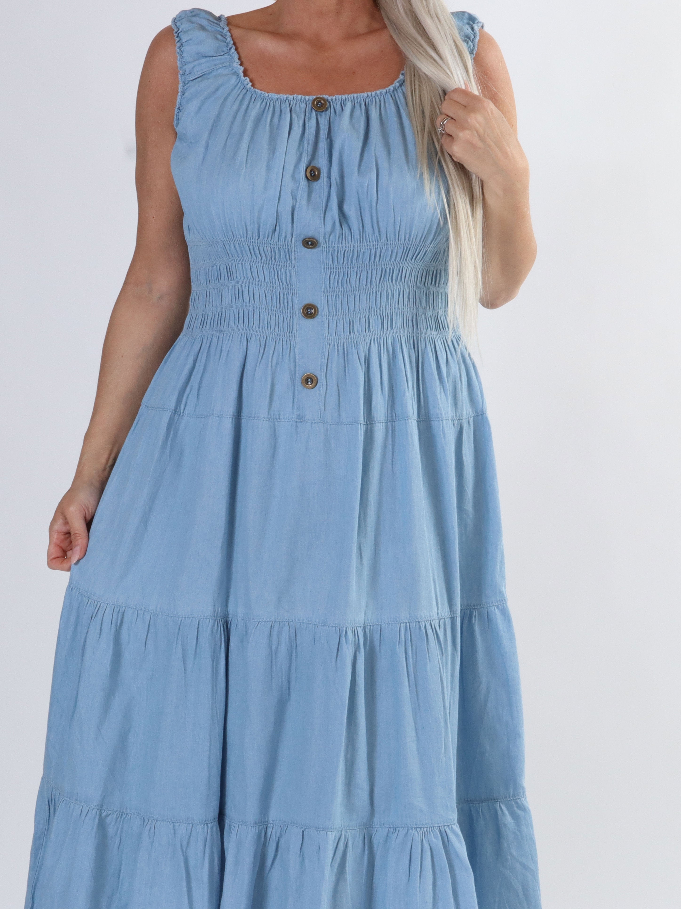 Harper Denim - Sød plus size kjole i bomuld med lag på lag look