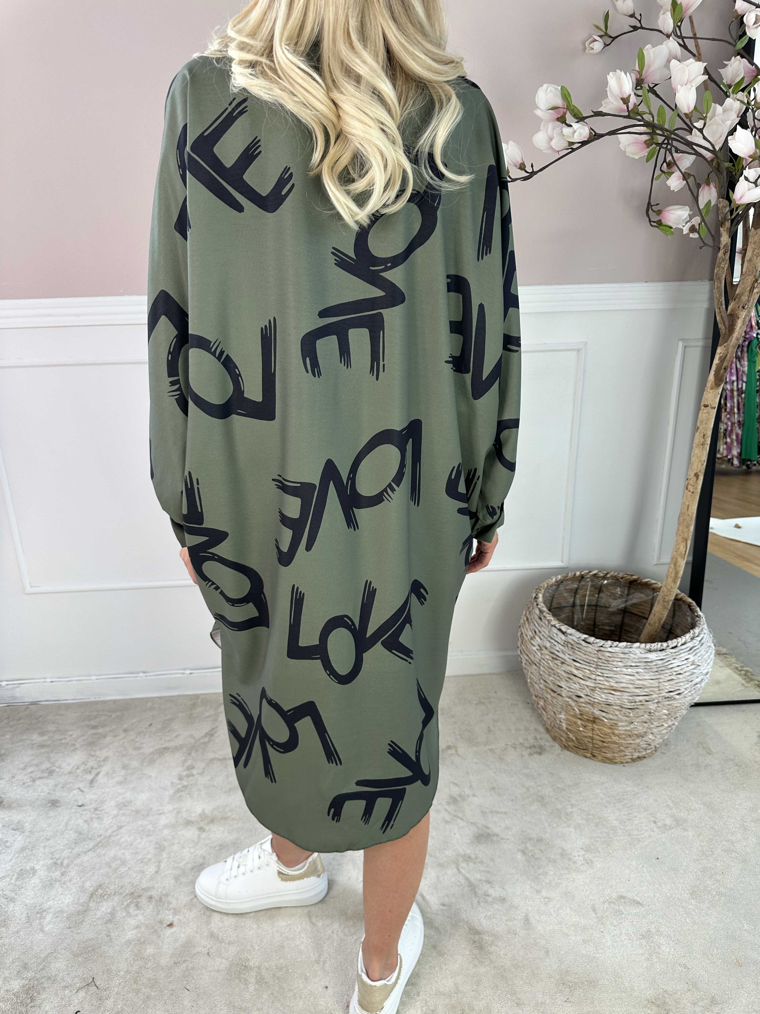 Havana - Skjortekjole med love stående og flagermusærmer