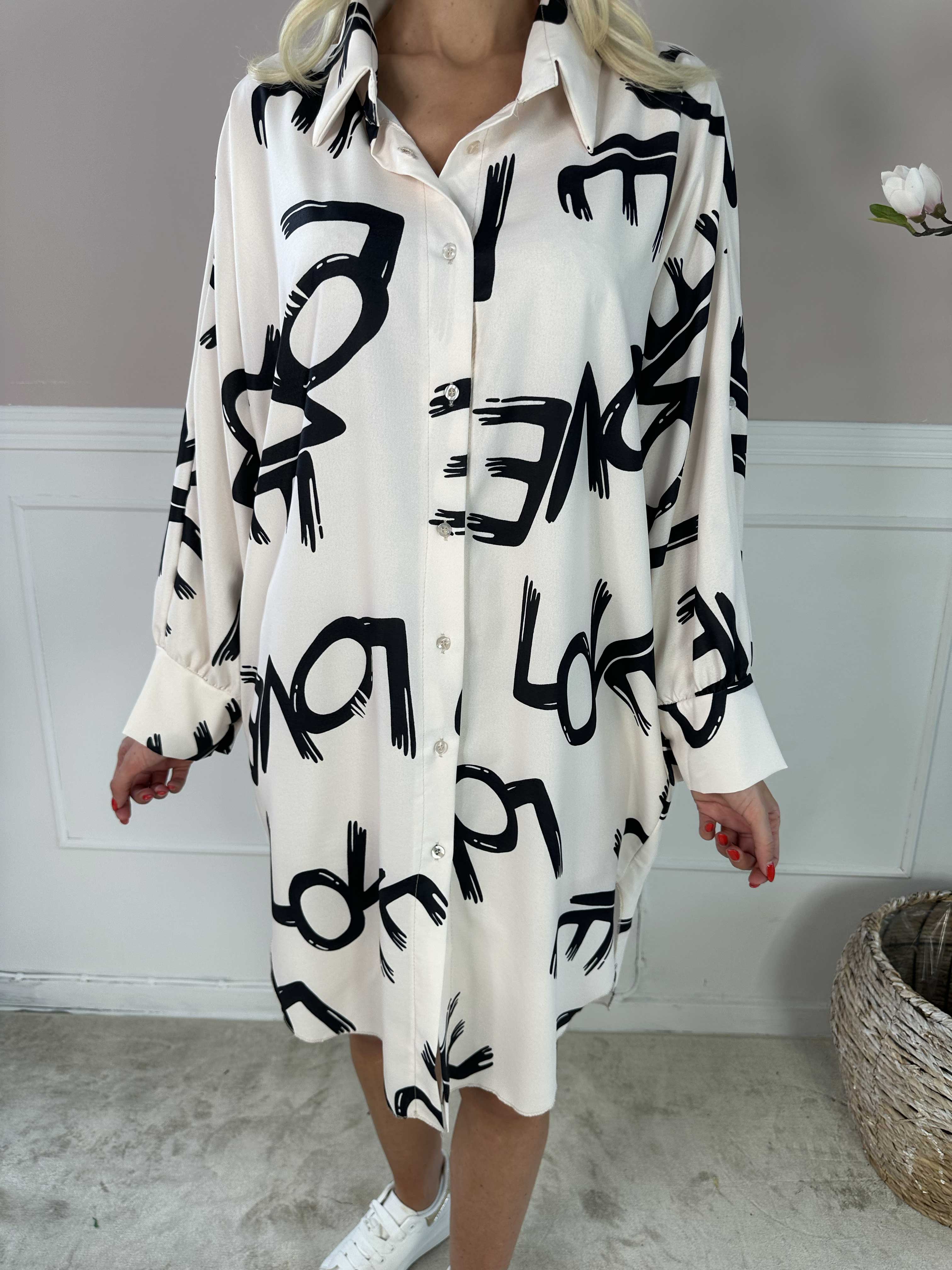 Havana - Skjortekjole med love stående og flagermusærmer