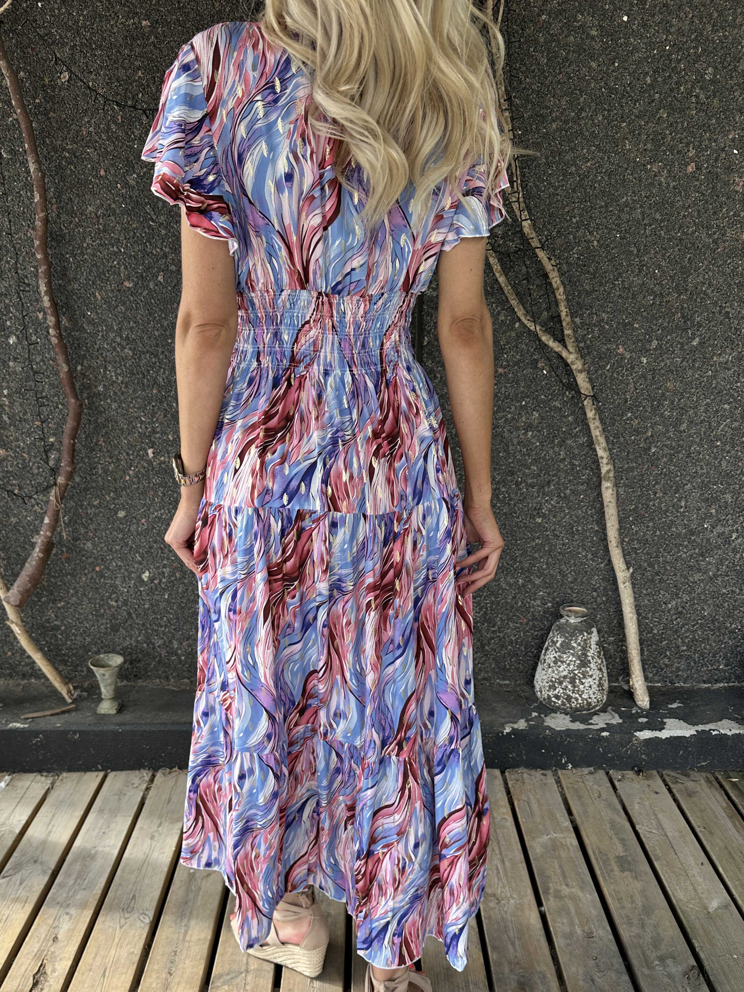 Hinata Pattern - Lang mønstret kjole i viskose med smock