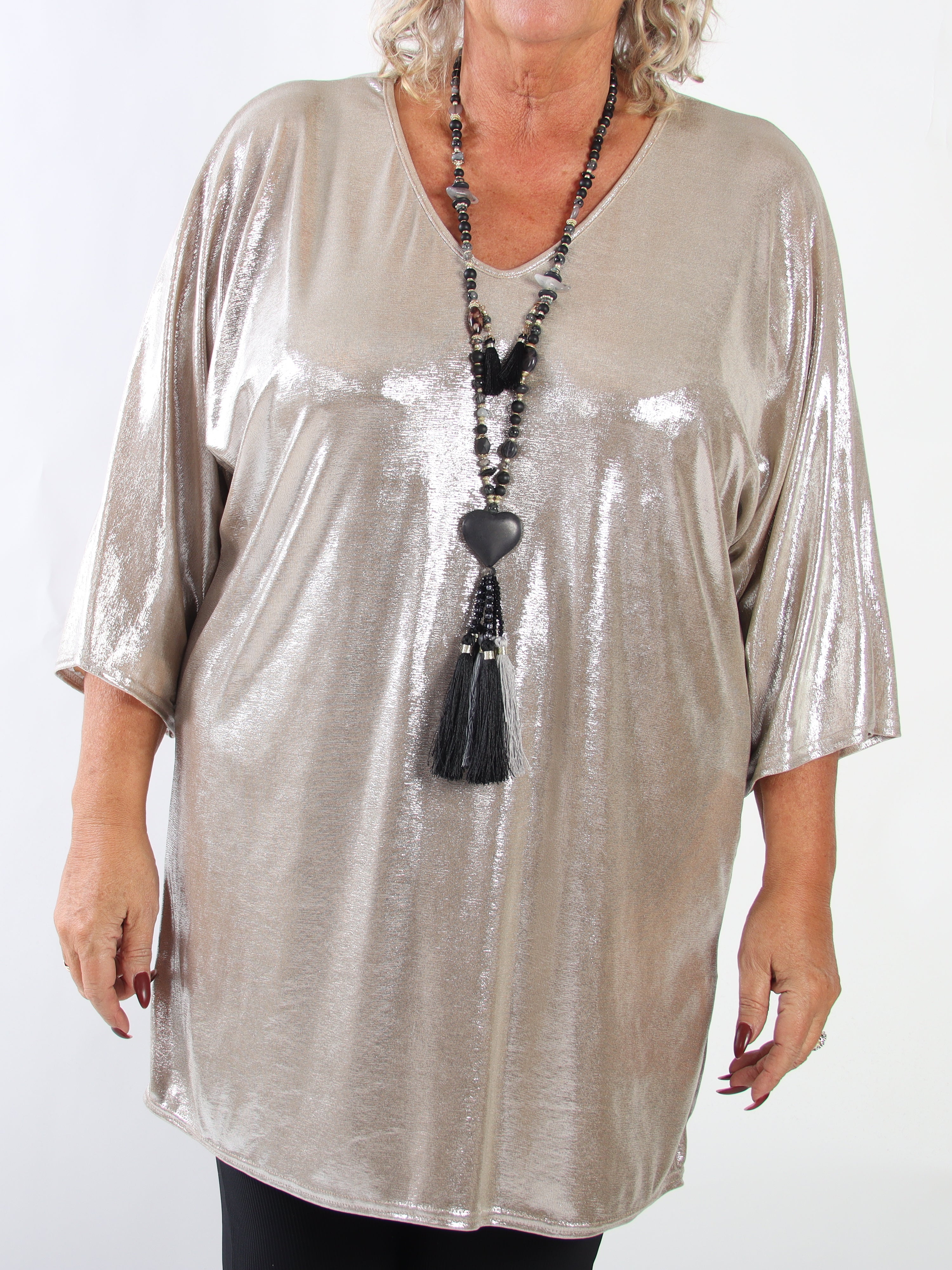 Honey - Shiny og stretchy plus size tunika med V-udskæring og en løs pasform