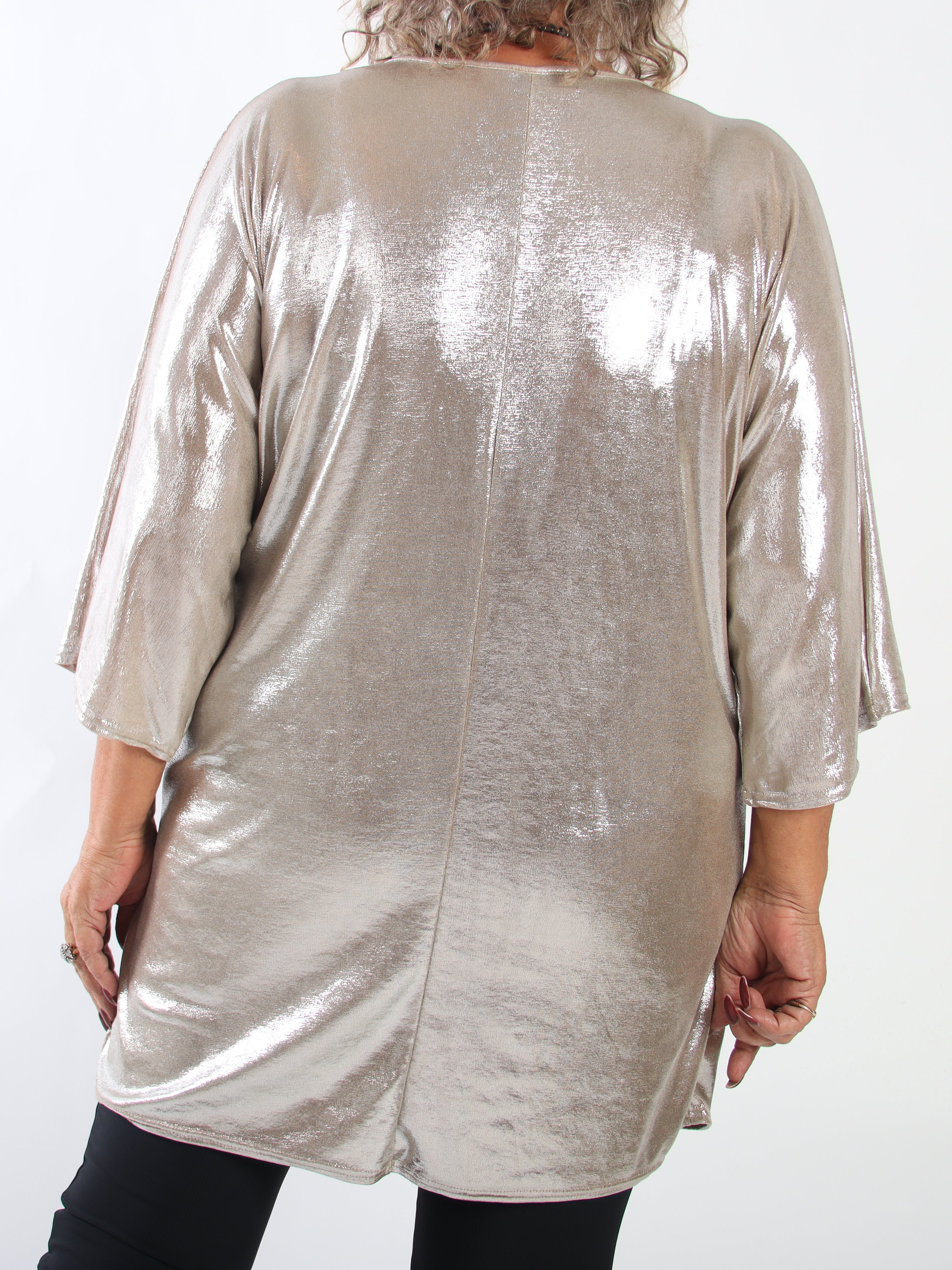 Honey - Shiny og stretchy plus size tunika med V-udskæring og en løs pasform
