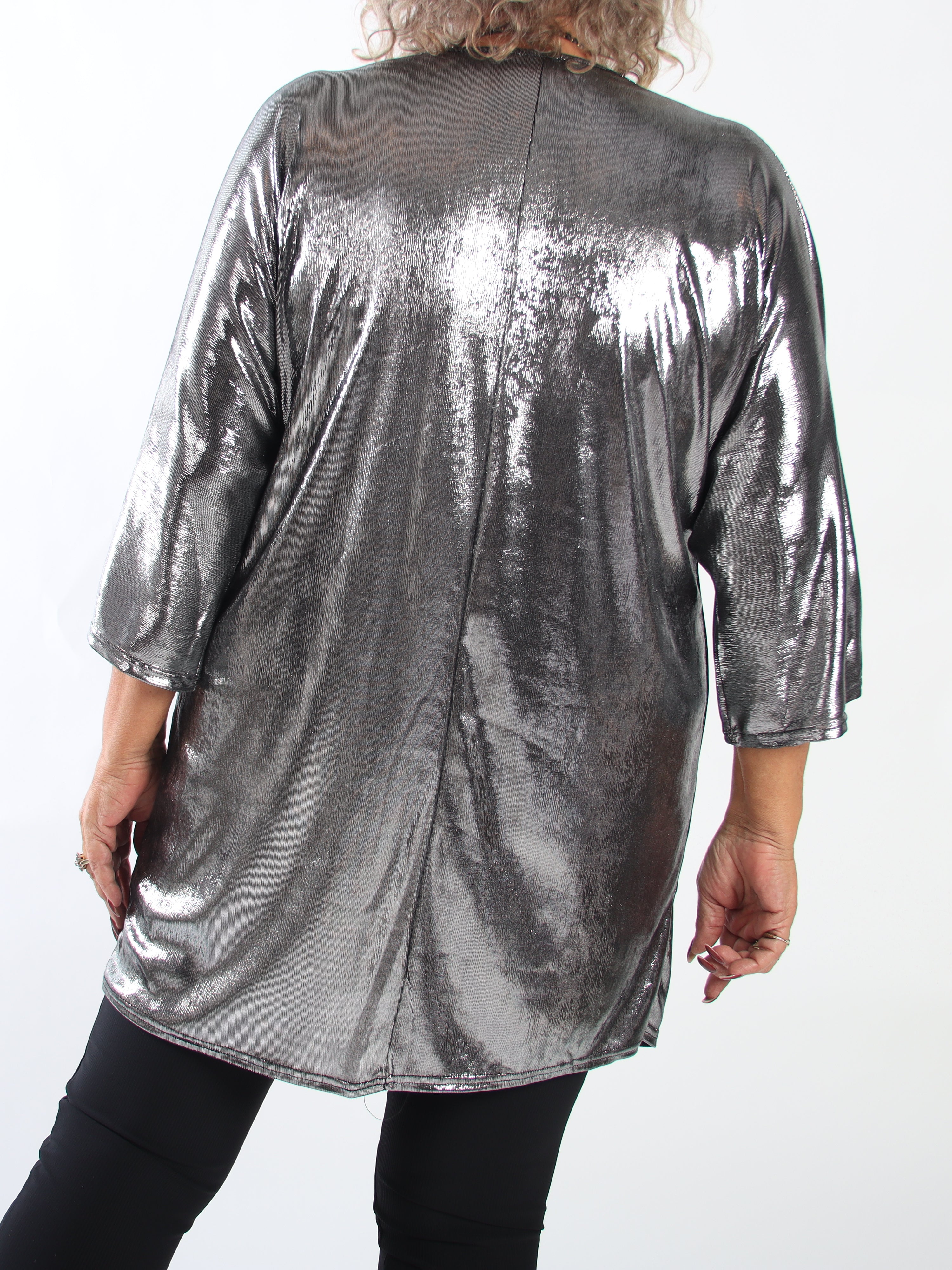 Honey - Shiny og stretchy plus size tunika med V-udskæring og en løs pasform