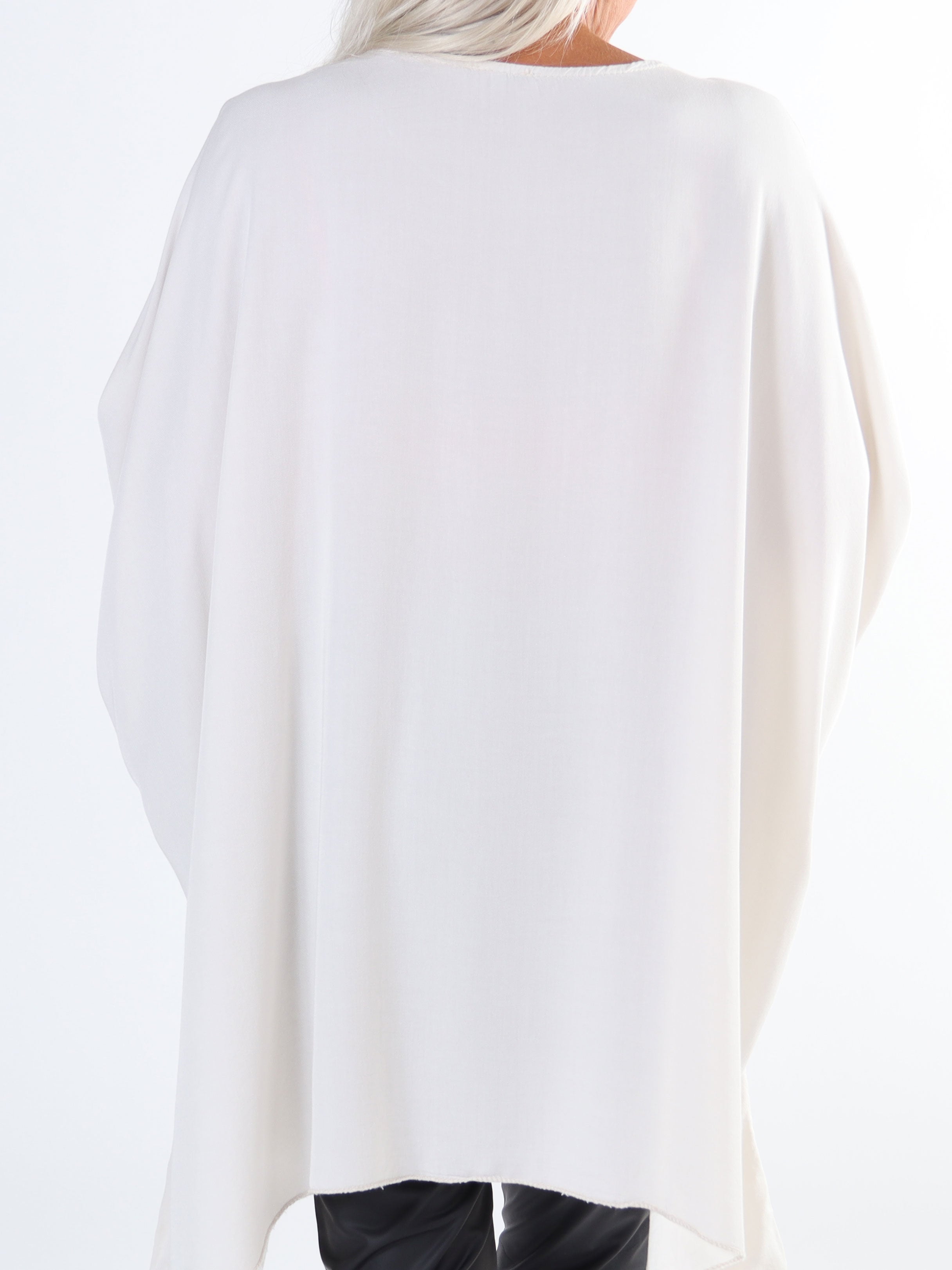 Hope Short - Cool plus size bluse med motiv foran