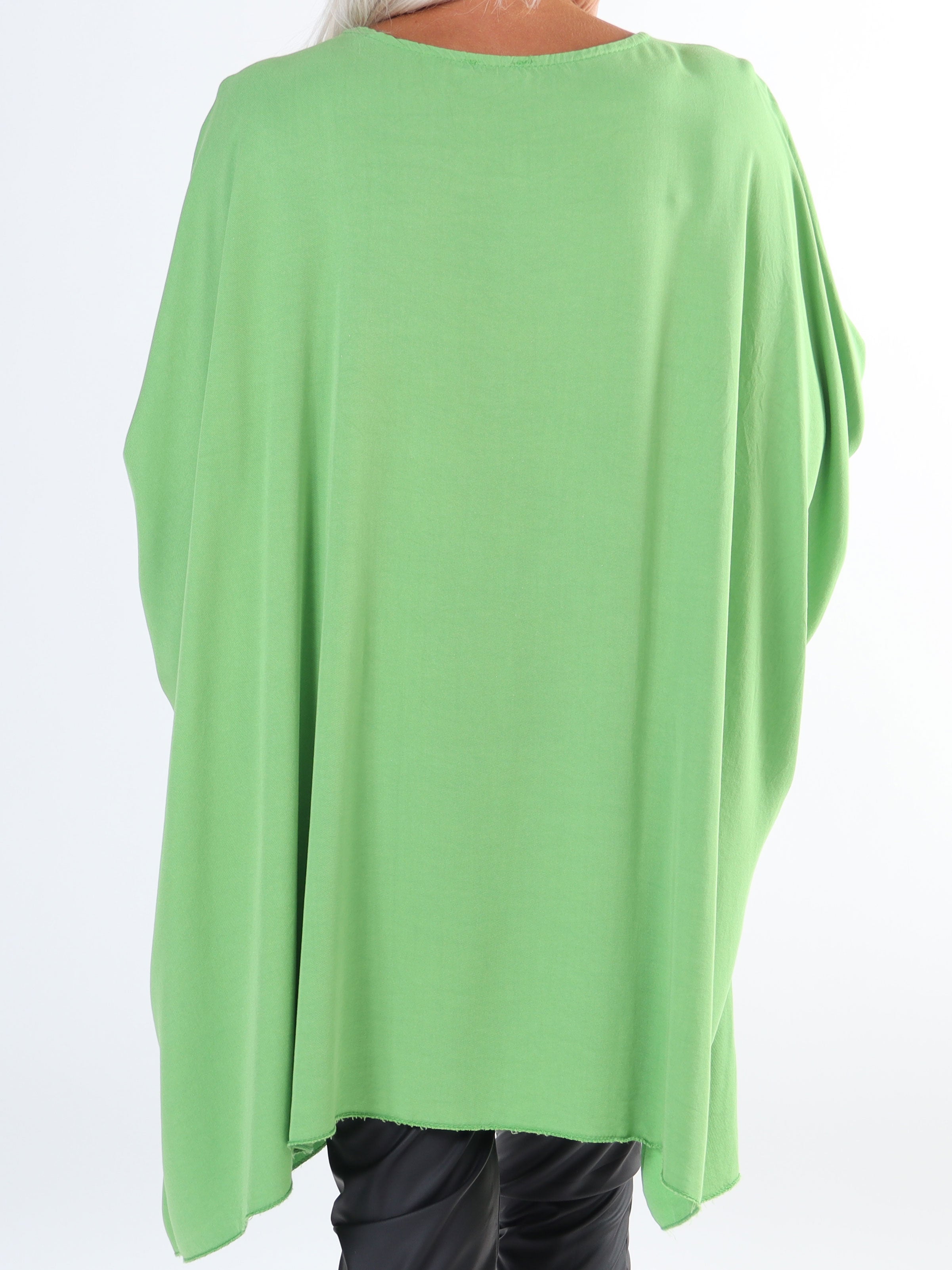 Hope Short - Cool plus size bluse med motiv foran