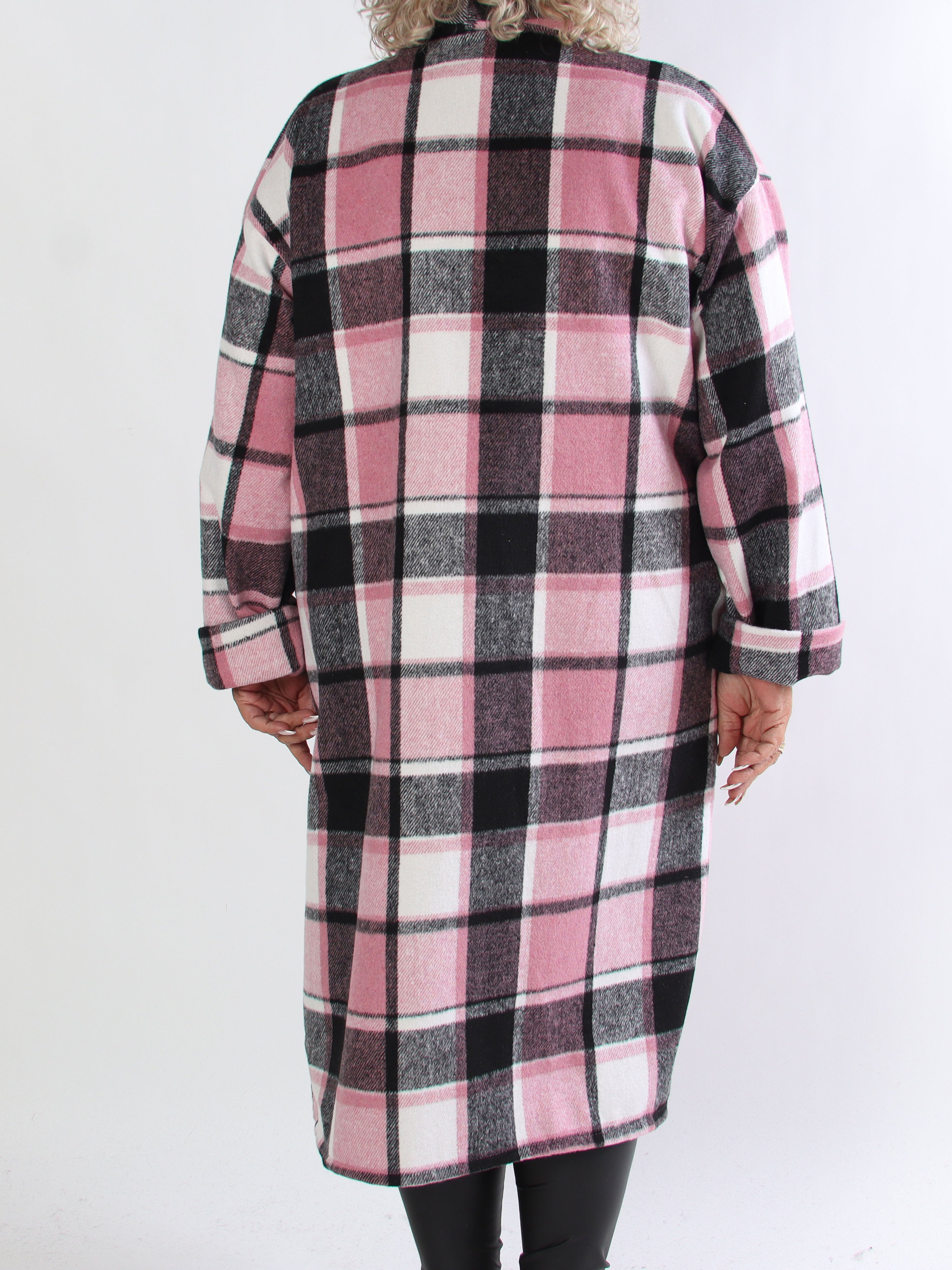 Karoline - Lang ternet plus size skjortejakke i viskose