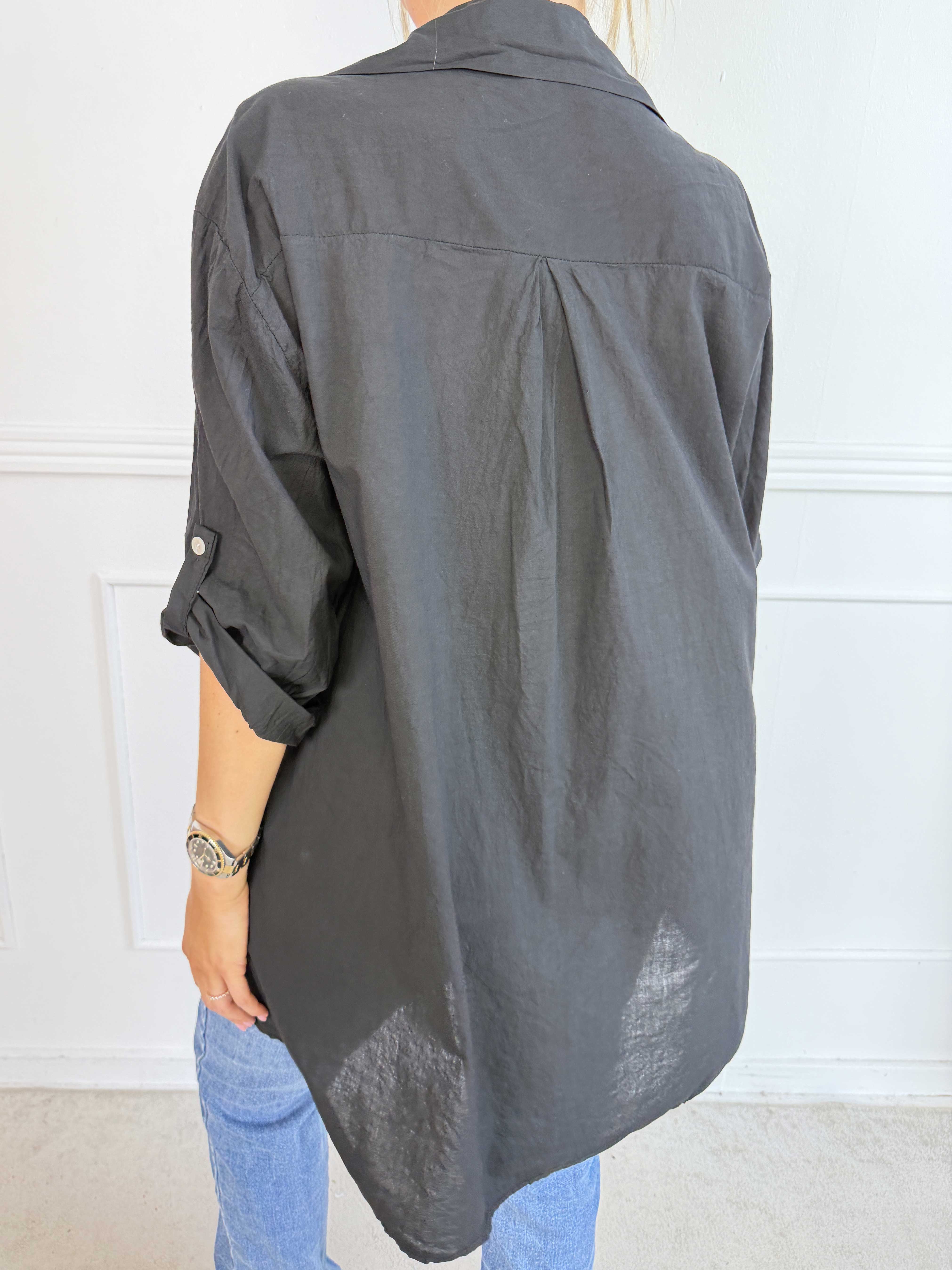 Catherina - Plus size skjorte i bomuld med fine, broderede gulddetaljer