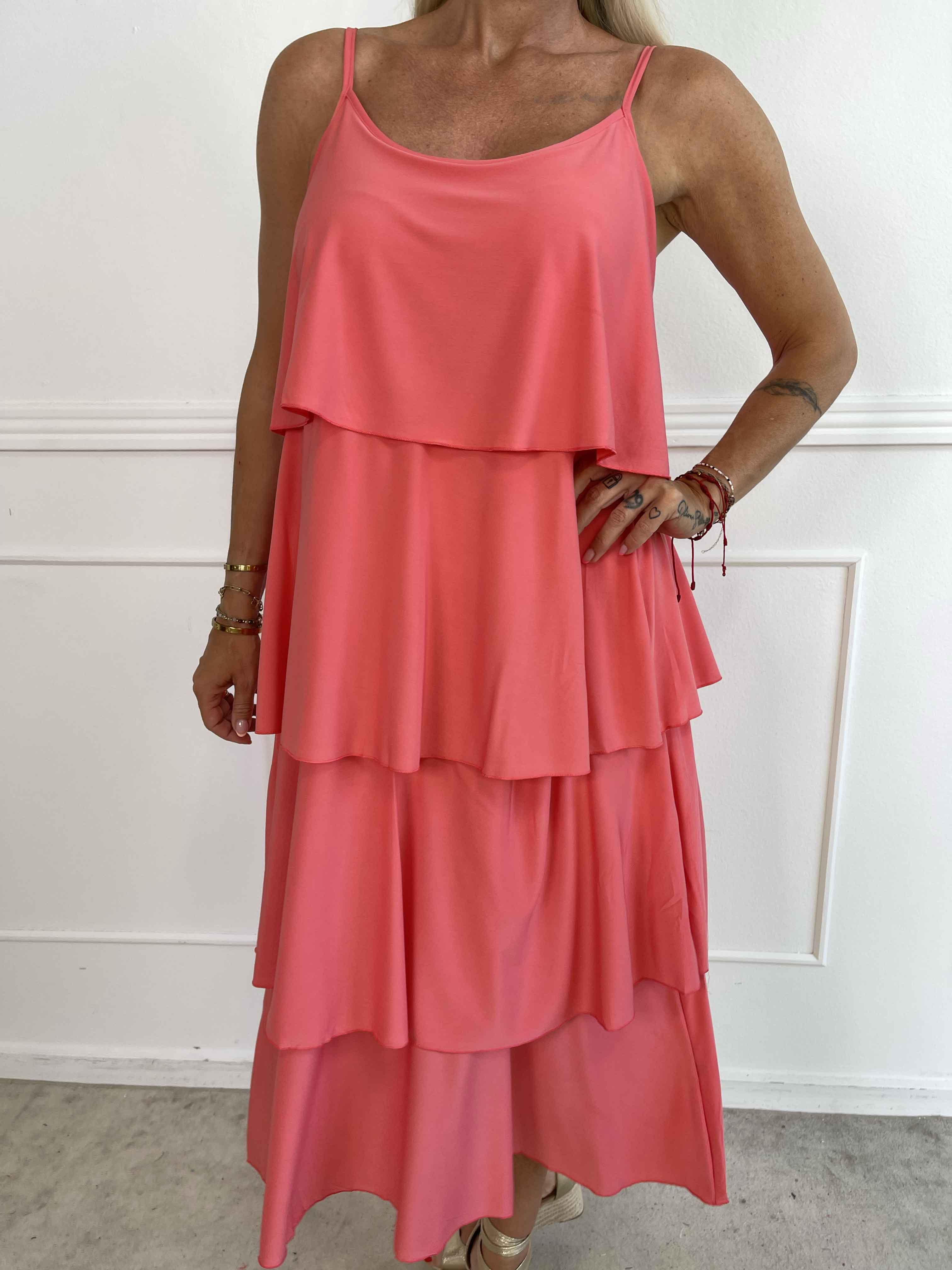 Anastasia - Elastisk stropkjole med flæser