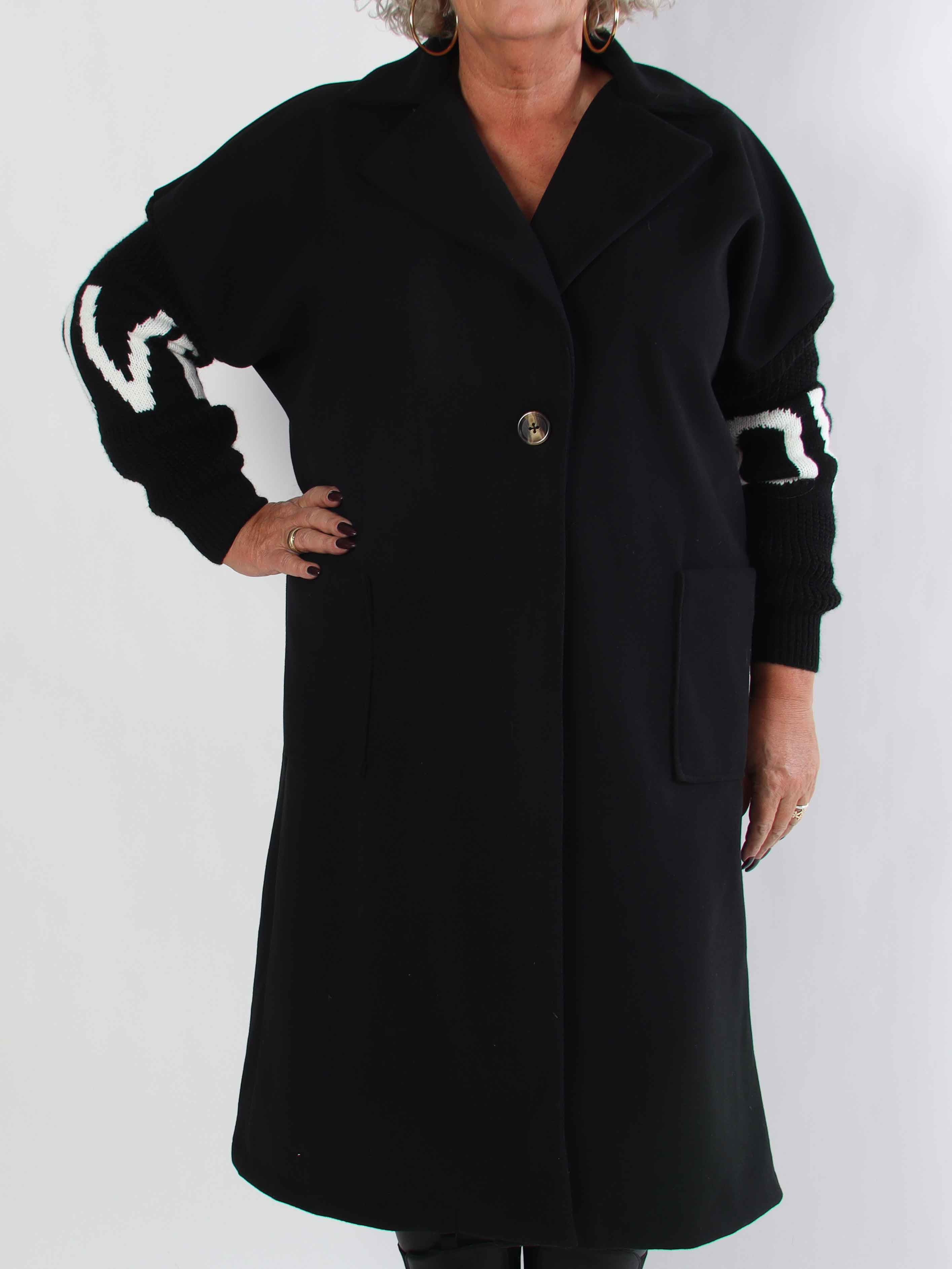 Debbie Midi - Fin plus size frakke med strikærmer