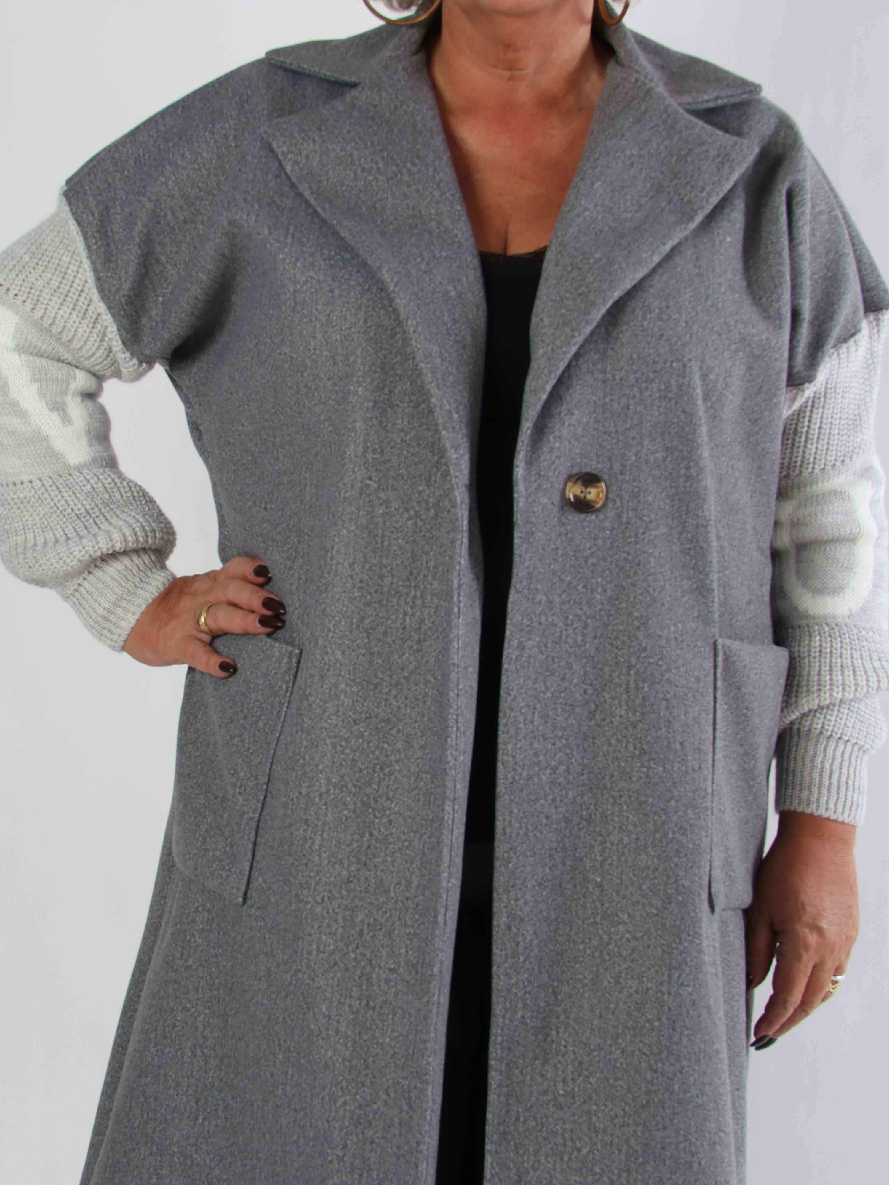 Debbie Midi - Fin plus size frakke med strikærmer