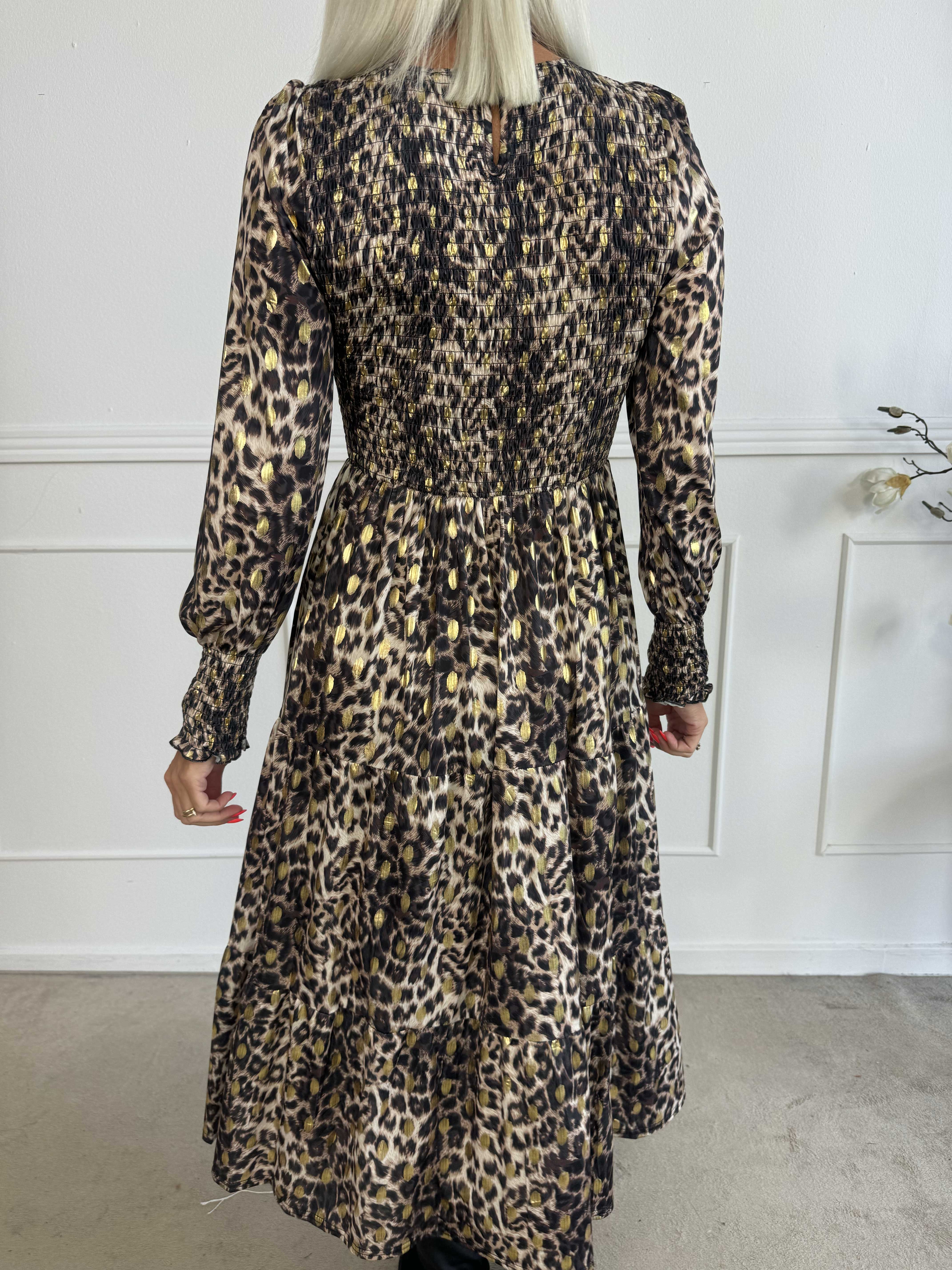 Kelly Animal Long - Elastisk kjole med smock henover brystet